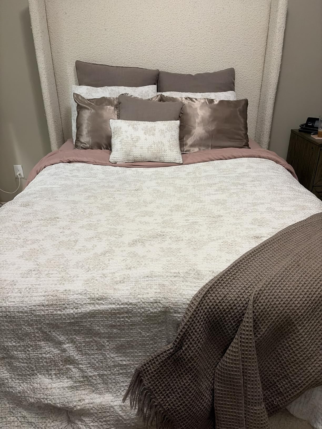 Queen Size 4 Piece Sheet Set - Comfy Breathable & Cooling Sheets - Hotel Luxury Bed Sheets for Women and Men - Deep Pockets, Easy-Fit, Soft and Wrinkle Free Sheets - Dark Grey Oeko-Tex Bed Sheet Set customer photo 1