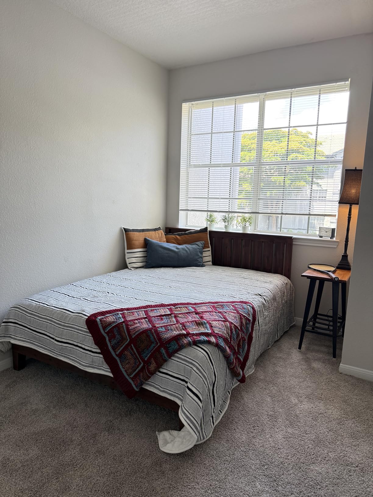 ZINUS Vivek Deluxe Wood Platform Bed Frame with Headboard, Wood Slat Support, No Box Spring Needed, Easy Assembly, Queen customer photo 2