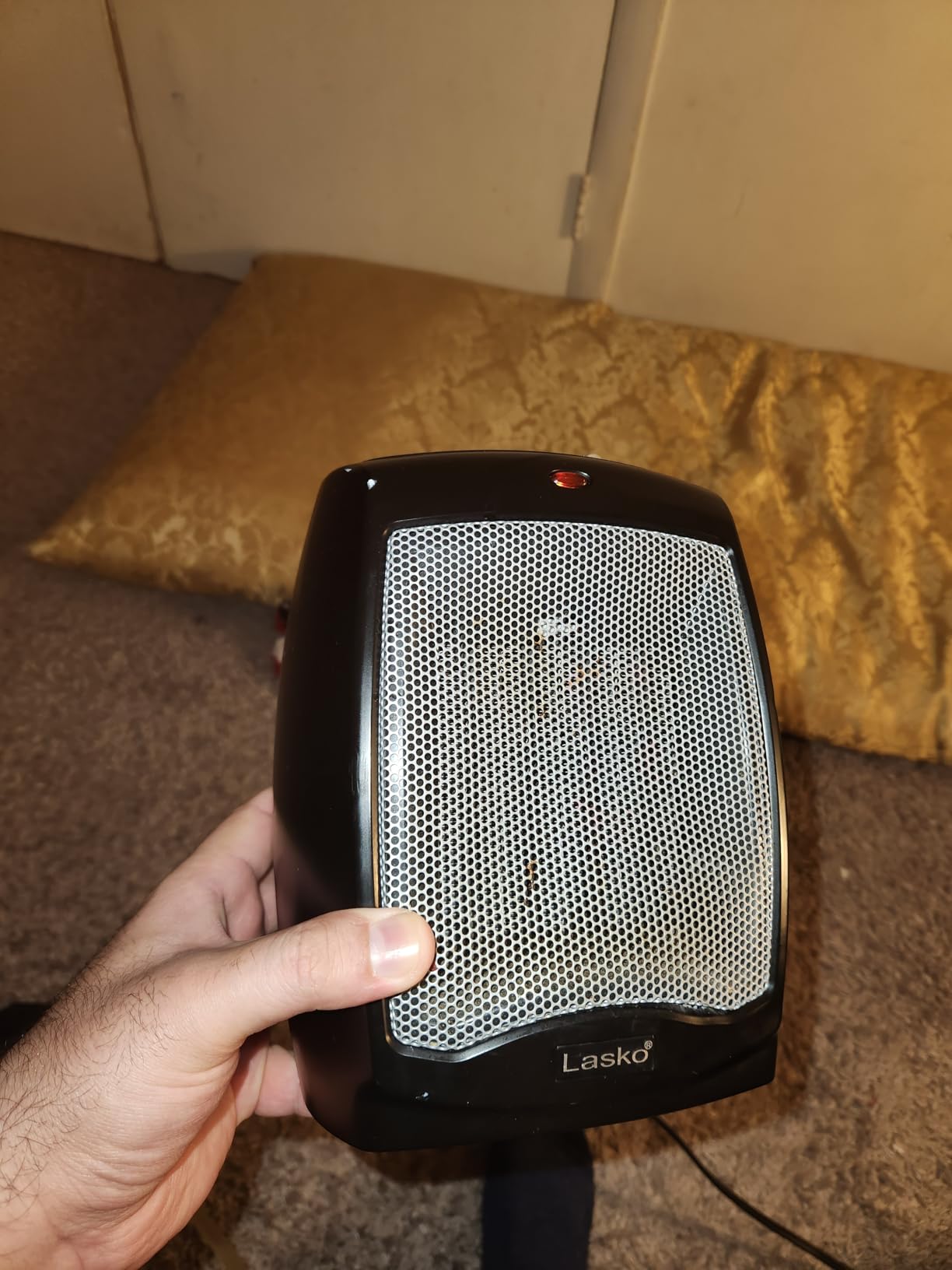 Lasko CD09250 Ceramic Adjustable Thermostat Tabletop or Under-Desk Heater, 9 Inches High, Black customer photo 1