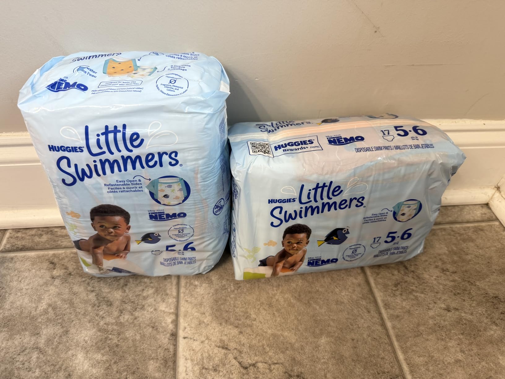 Huggies Little Swimmers Disposable Swim Diapers, Size 3 (16-26 lbs), 40 Ct (2 Packs of 20), Packaging May Vary customer photo 1