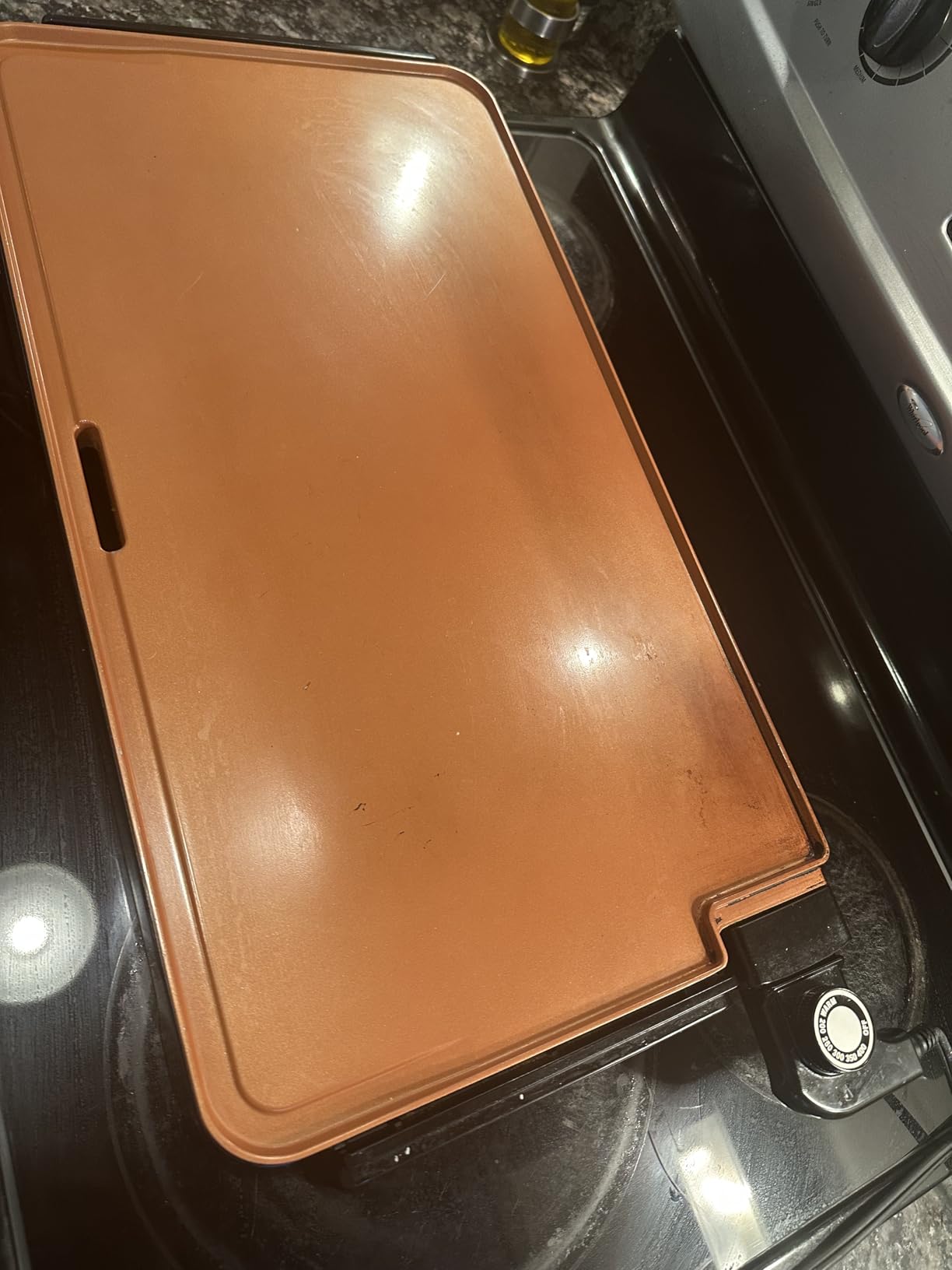 bella XL Electric Ceramic Titanium Griddle, Make 15 Eggs At Once, Healthy-Eco Non-stick Coating, Hassle-Free Clean Up, Large Submersible Cooking Surface, 12 x 22 inches, Copper/Black customer photo 2
