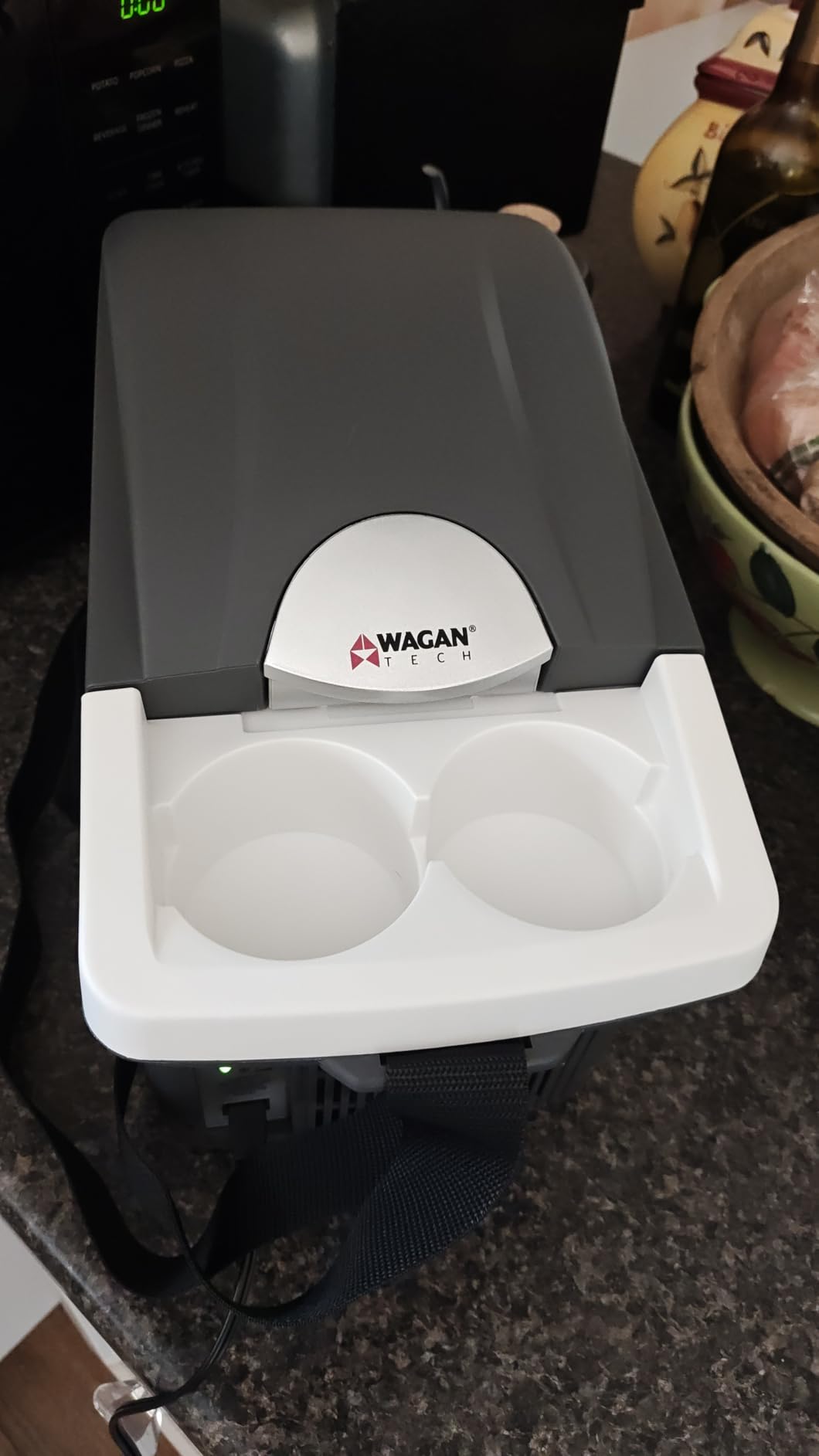 Wagan EL6206 12V 6 Quart Personal Thermoelectric, 6 Liter Capacity, Portable Electric Cooler Warmer with 12/24V DC, Small Fridge for Car, RV, and Camping Use, UL Listed customer photo 1
