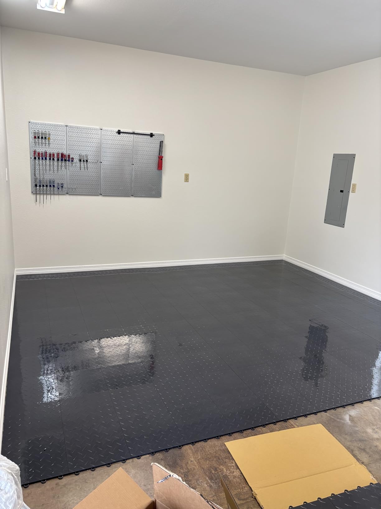 Nitro Tiles by FlooringInc 12 x 12 Interlocking Garage Floor Tiles, Diamond Pattern Heavy Duty Polypropylene Flooring, Modular Snap-Together Non-Slip Floor Tile, Graphite, 52-Pack customer photo 1