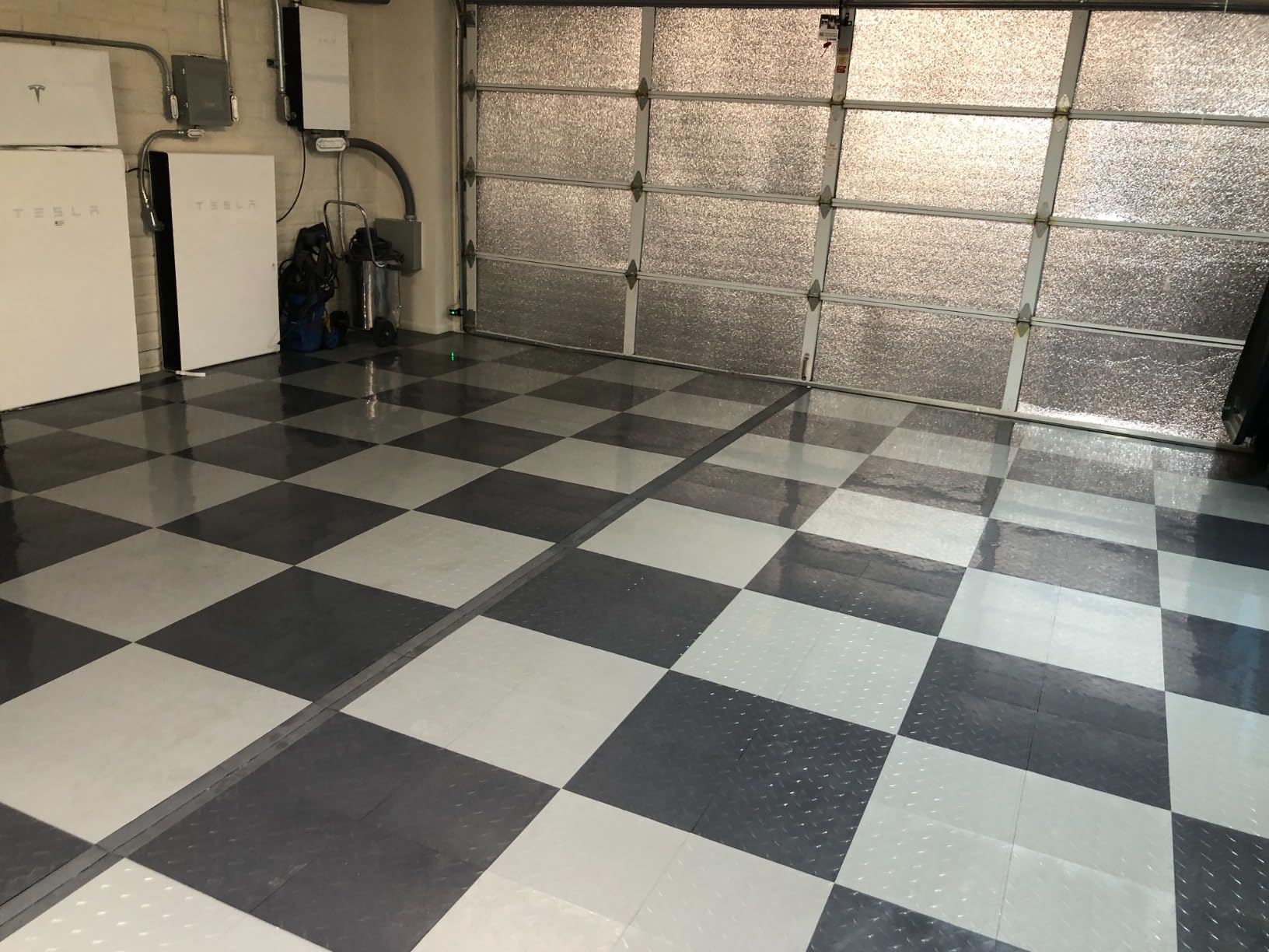 Nitro Tiles by FlooringInc 12 x 12 Interlocking Garage Floor Tiles, Diamond Pattern Heavy Duty Polypropylene Flooring, Modular Snap-Together Non-Slip Floor Tile, Graphite, 52-Pack customer photo 2