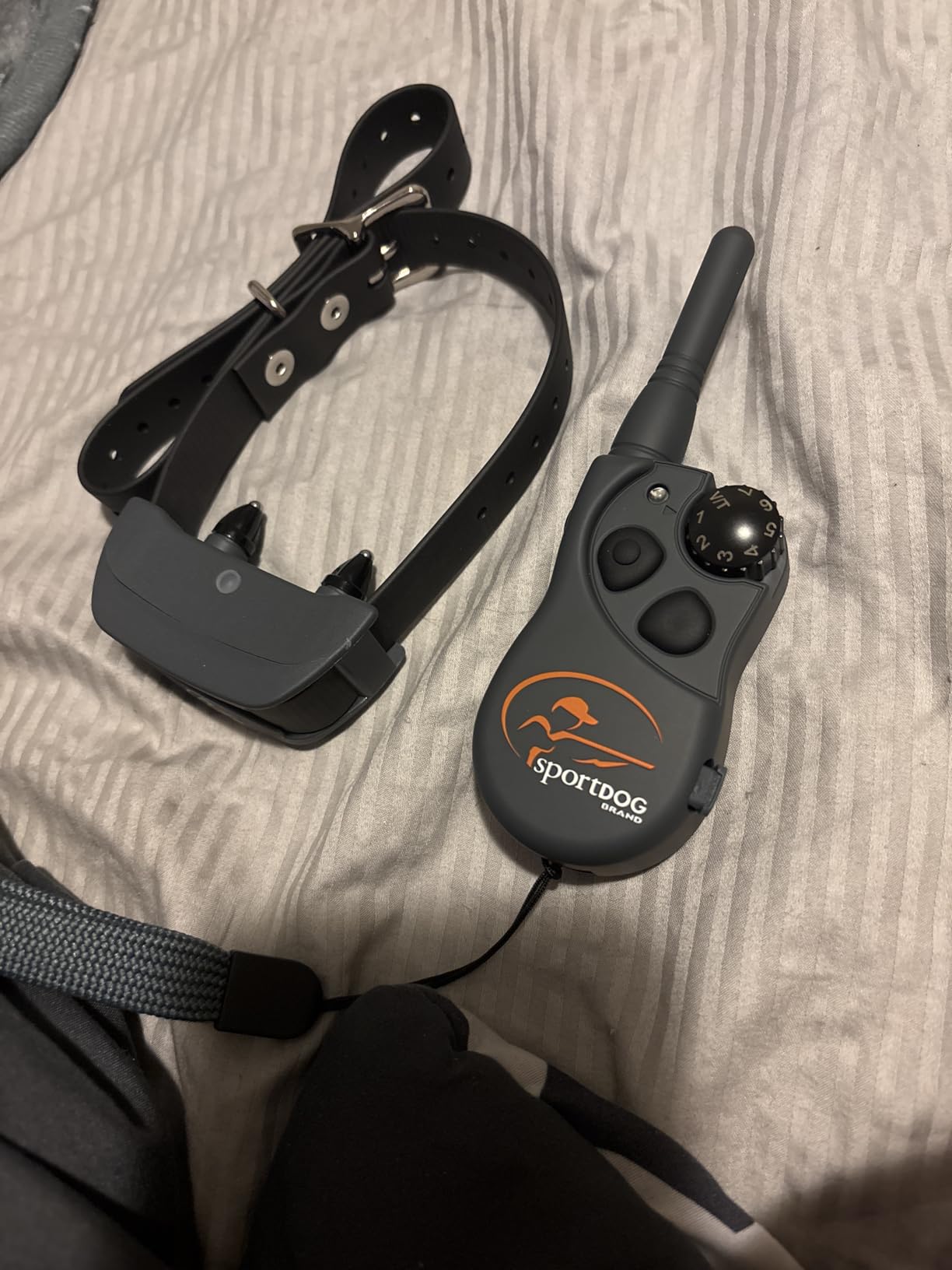 SportDOG FieldTrainer 425X - Remote Trainer Designed for Off-Leash Control & Training - 500-Yard Range - Waterproof - Quick Charge-Collar with 21 Levels of Static, Tone, & Vibration customer photo 1