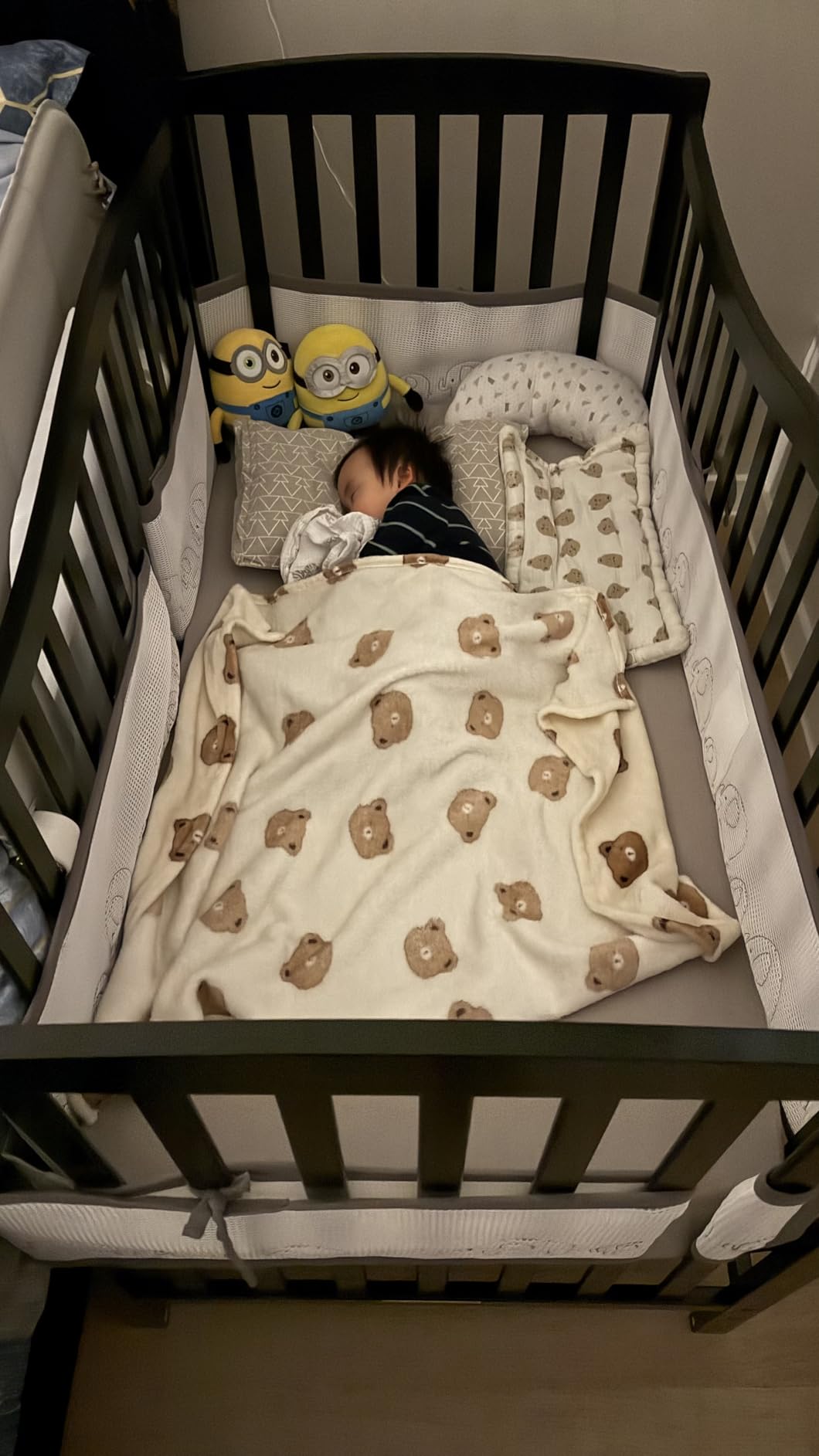 Dream On Me Chelsea 5-in-1 Convertible Full-Size Baby Crib in Steel Grey, GreenGuard Gold & BSA, Pinewood, 4 Mattress Heights, Converts to Toddler, Day & Full-Size Bed, Modern Classic Nursery customer photo 2