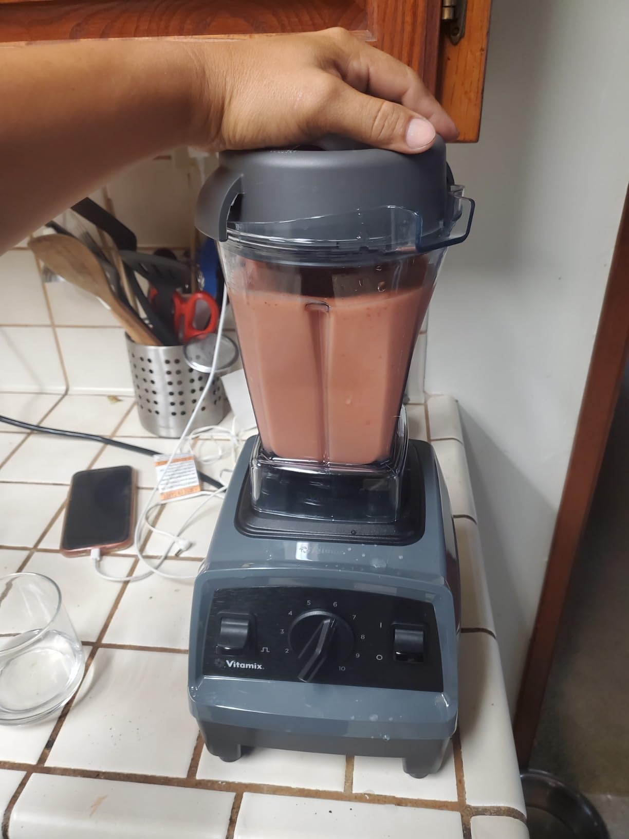 Vitamix Explorian E310 Blender, Professional-Grade Kitchen Blender for Smoothies, Soups, Juices and More, 10-Speed, Stainless Steel Blades, Self-Cleaning Kitchen Appliance, 48 Oz Container, Red customer photo 1