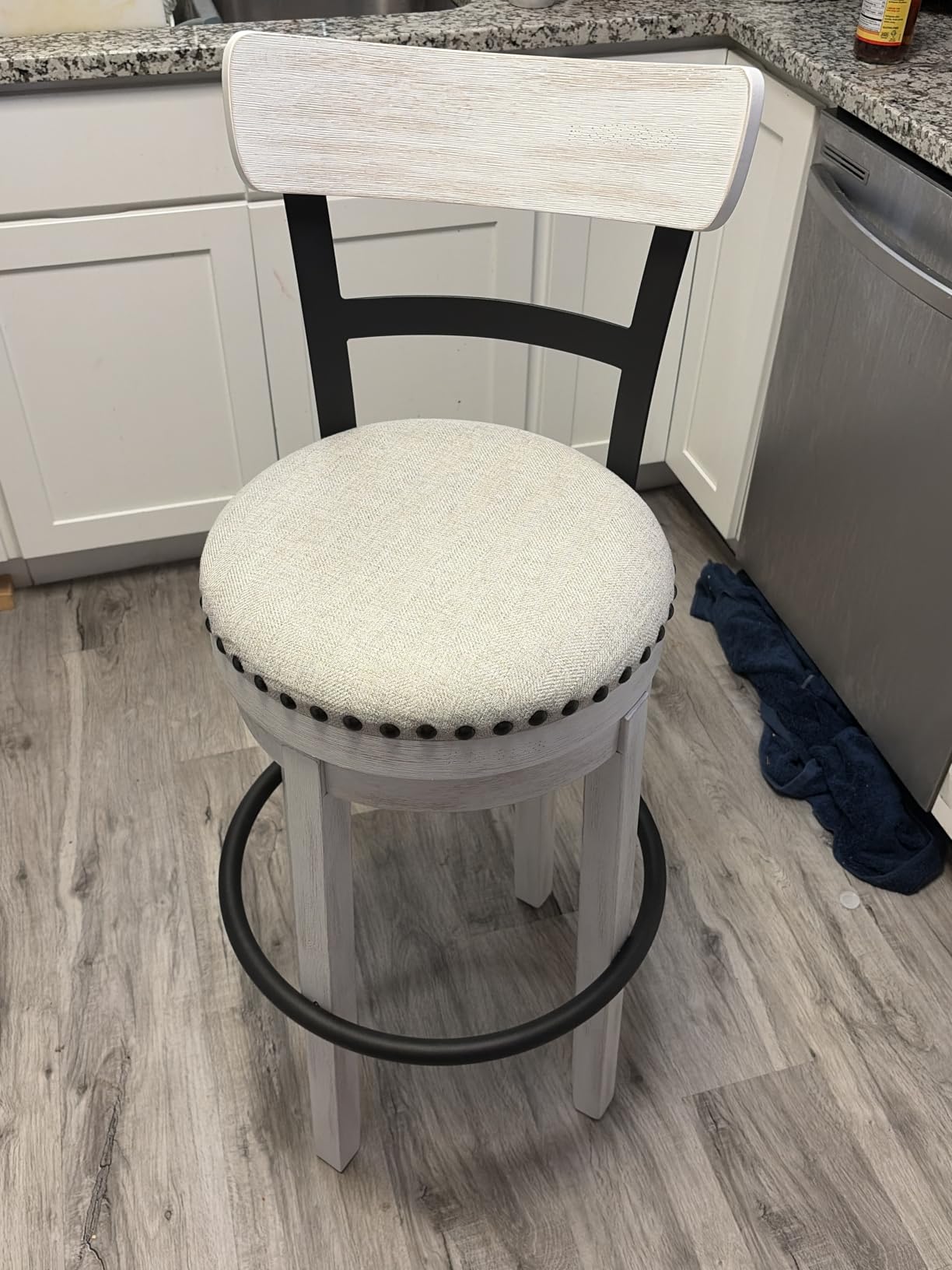 Signature Design by Ashley Valebeck Swivel Barstool With Back, Rustic-Industrial Wood and Metal, 360-Degree Swivel Counter Height Stool for Kitchen Island Seating, Linen Color customer photo 1