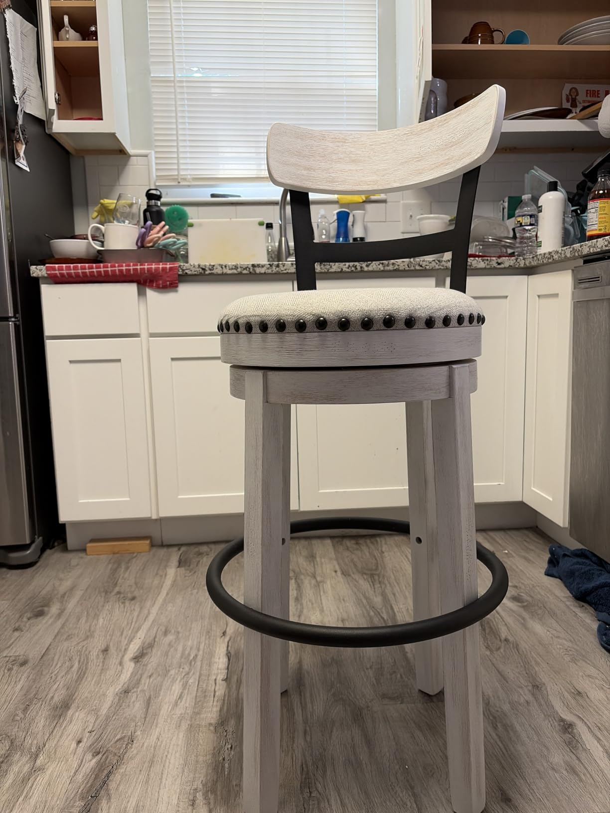 Signature Design by Ashley Valebeck Swivel Barstool With Back, Rustic-Industrial Wood and Metal, 360-Degree Swivel Counter Height Stool for Kitchen Island Seating, Linen Color customer photo 2