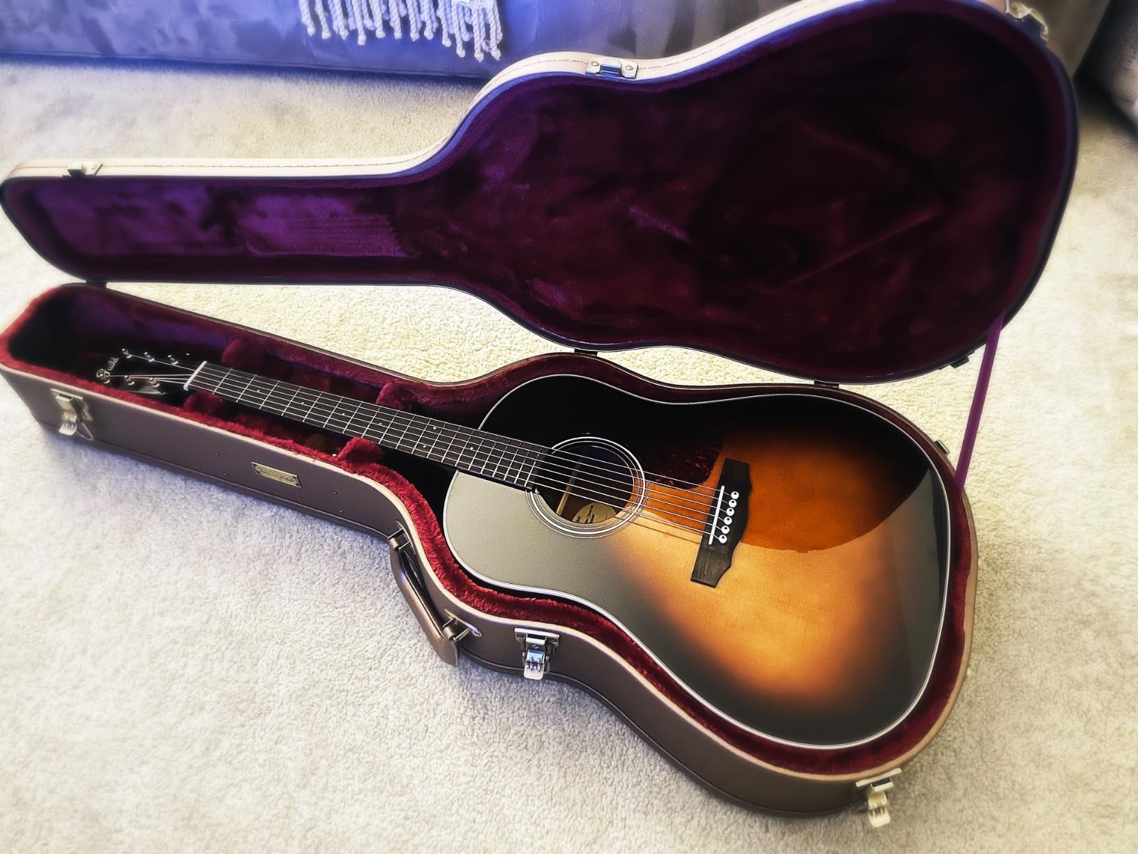 Guild DS-240 Slope Shoulder Acoustic Guitar, Vintage Sunburst, Solid Top, Westerly Memoir Collection customer photo 2