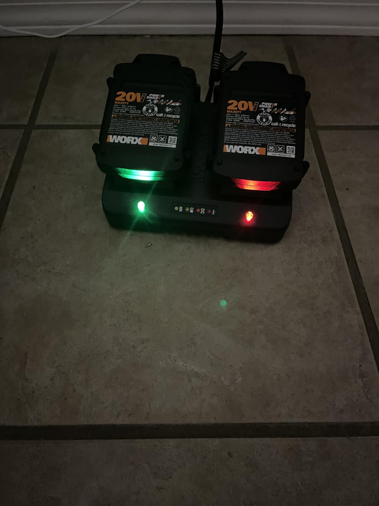 WORX Cordless Leaf Blower, Electric Blower for Lawn Care with Brushless Motor, 2 x 2.5 Ah Batteries & Charger Included, WG584 customer photo 2