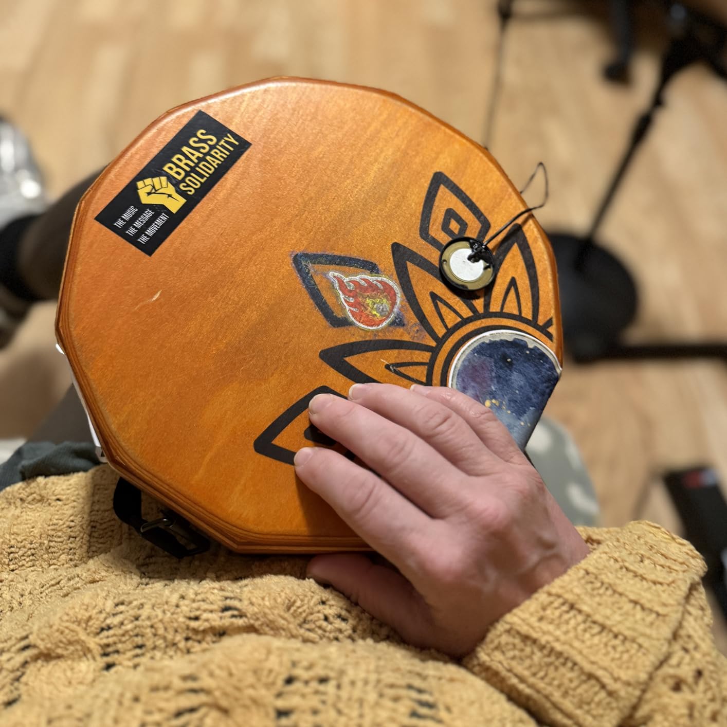 KTAK - The First Handcrafted, Hand Drum Percussion, Two-Sound Cajón Body Snare, Portable Cajon by Kandu with Carry Case (Black) customer photo 2