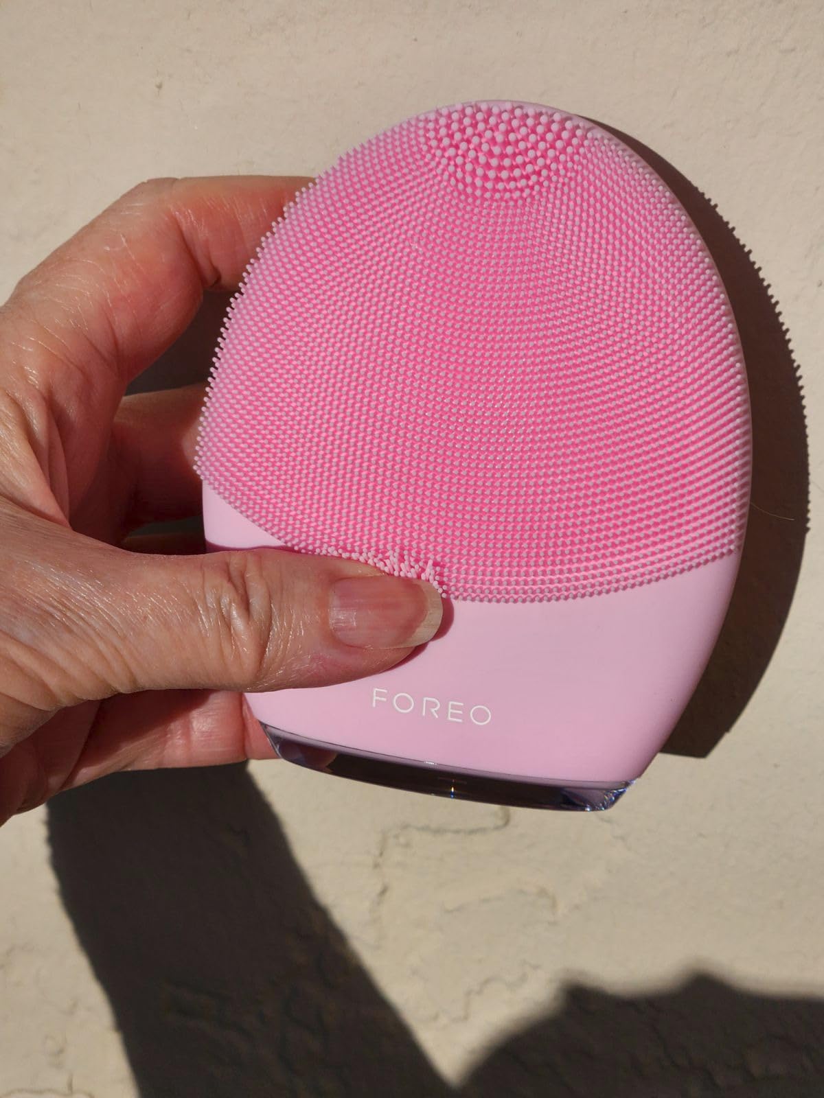 FOREO LUNA 3 Facial Cleansing Brush | Combination Skin | Anti Aging Face Massager | Enhances Absorption of Facial Skin Care Products | Waterproof | Battery Powered customer photo 1