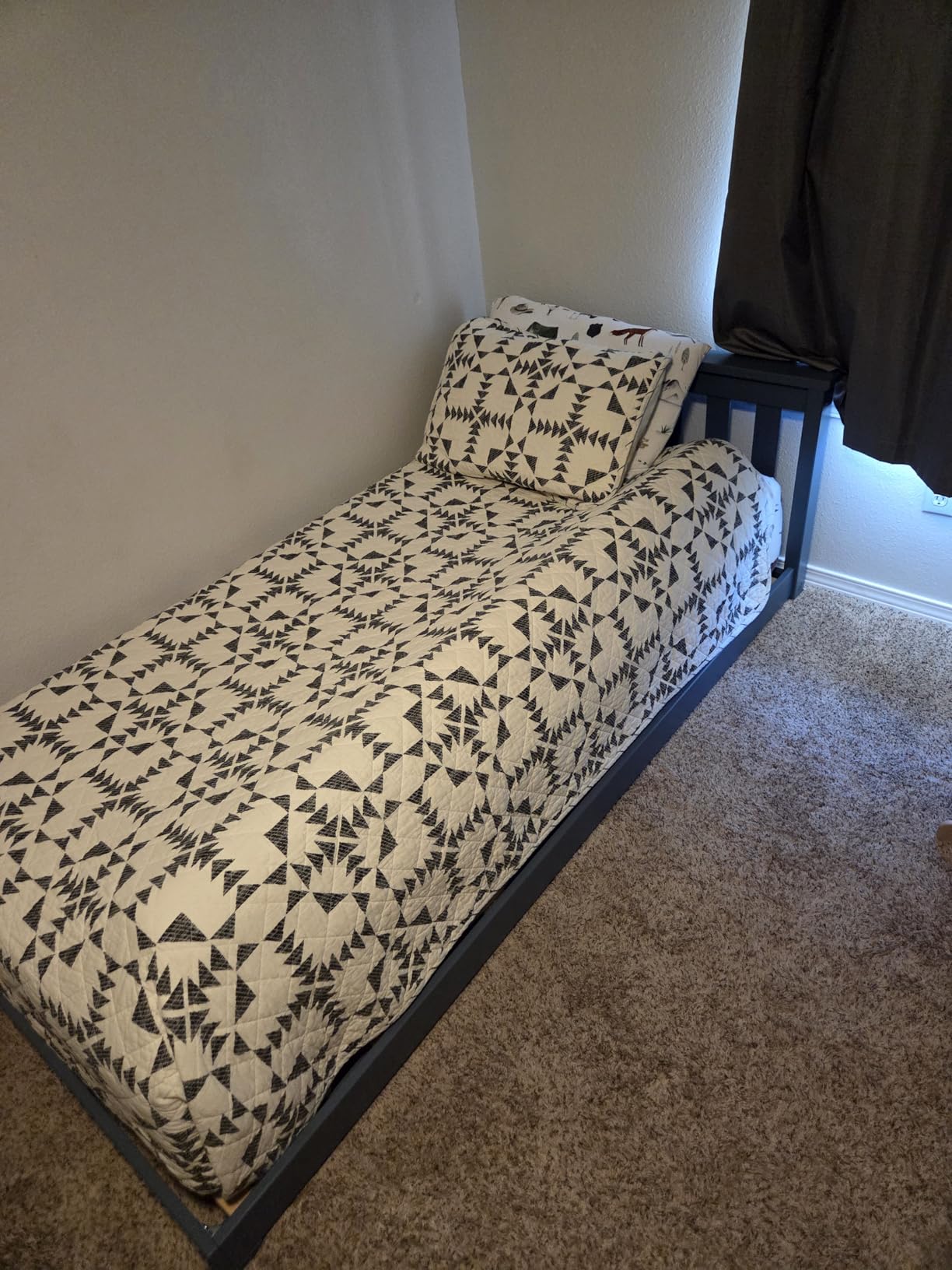 Max & Lily Twin Bed Frame with Slatted Headboard, Solid Wood Platform Bed for Kids, No Box Spring Needed, Easy Assembly, Blue customer photo 2