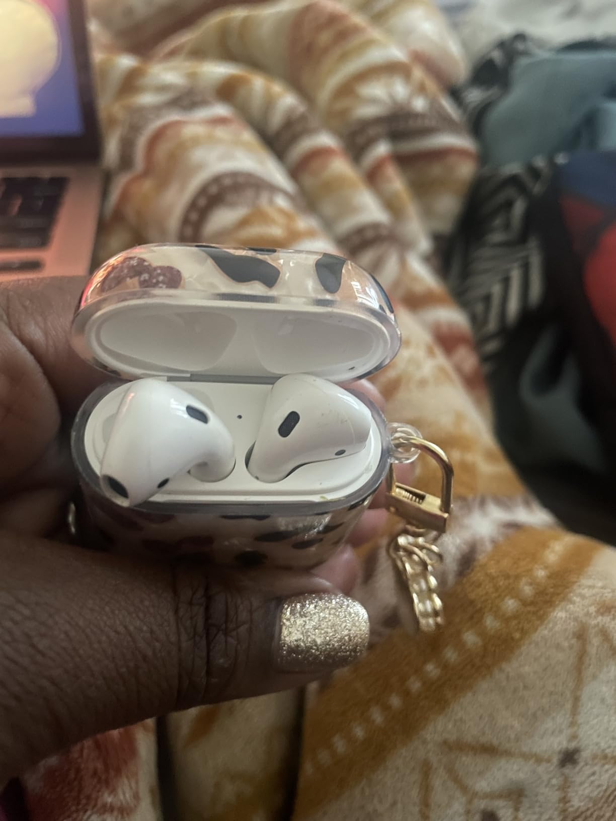 Apple AirPods 2 with Charging Case - White (Renewed) customer photo 1