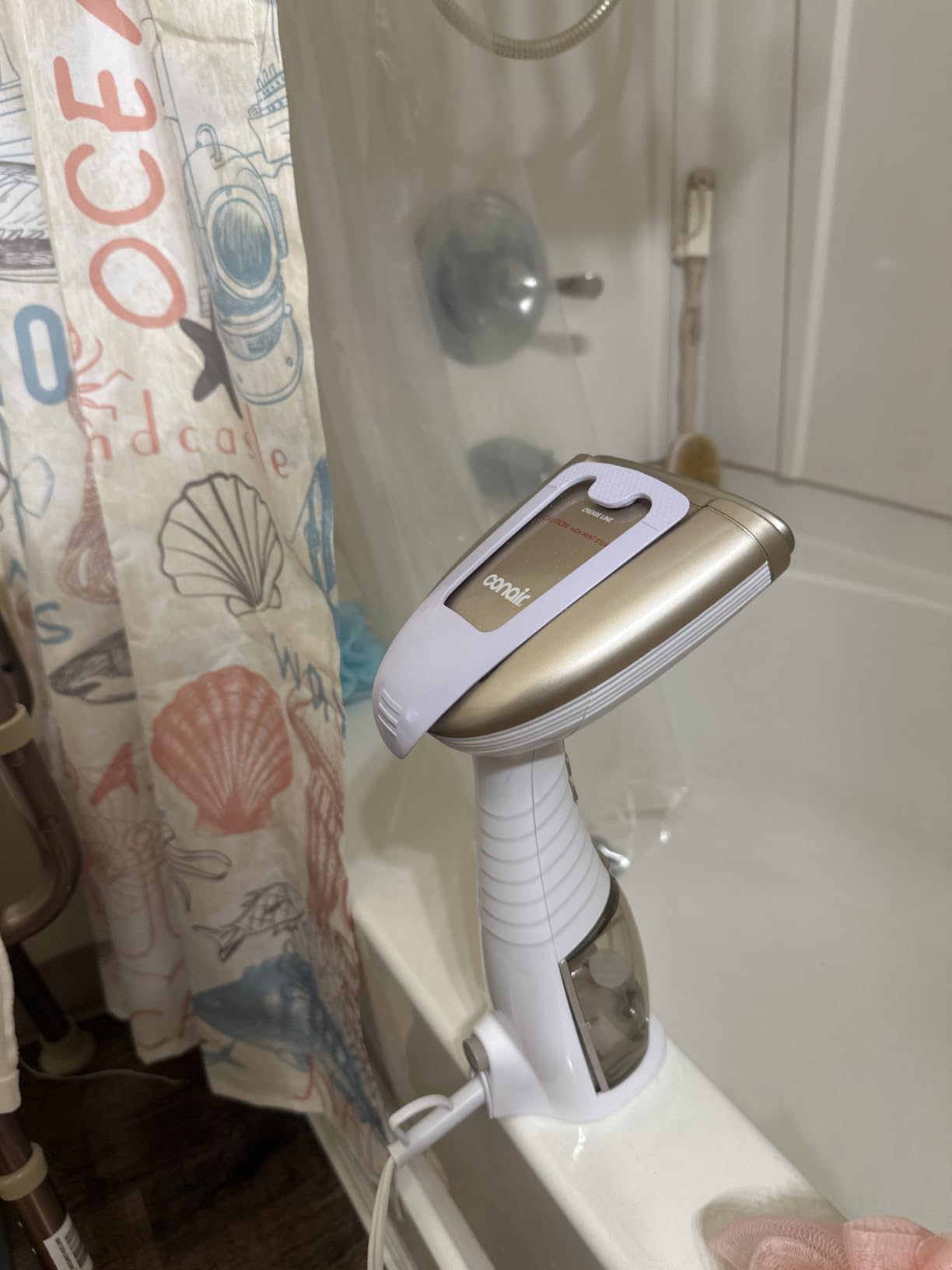 Conair Handheld Garment Steamer for Clothes, Turbo ExtremeSteam 1875W Fabric Steamer, Portable Handheld Design, Strong Penetrating Steam, White/Champagne customer photo 2