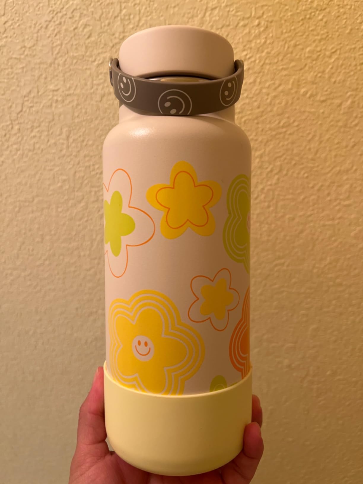 Hydro Flask Water Bottle - Insulated Stainless Steel - Wide Mouth Flex Lid, Non Spill, Leakproof and Refillable in 20 Oz Stone customer photo 2