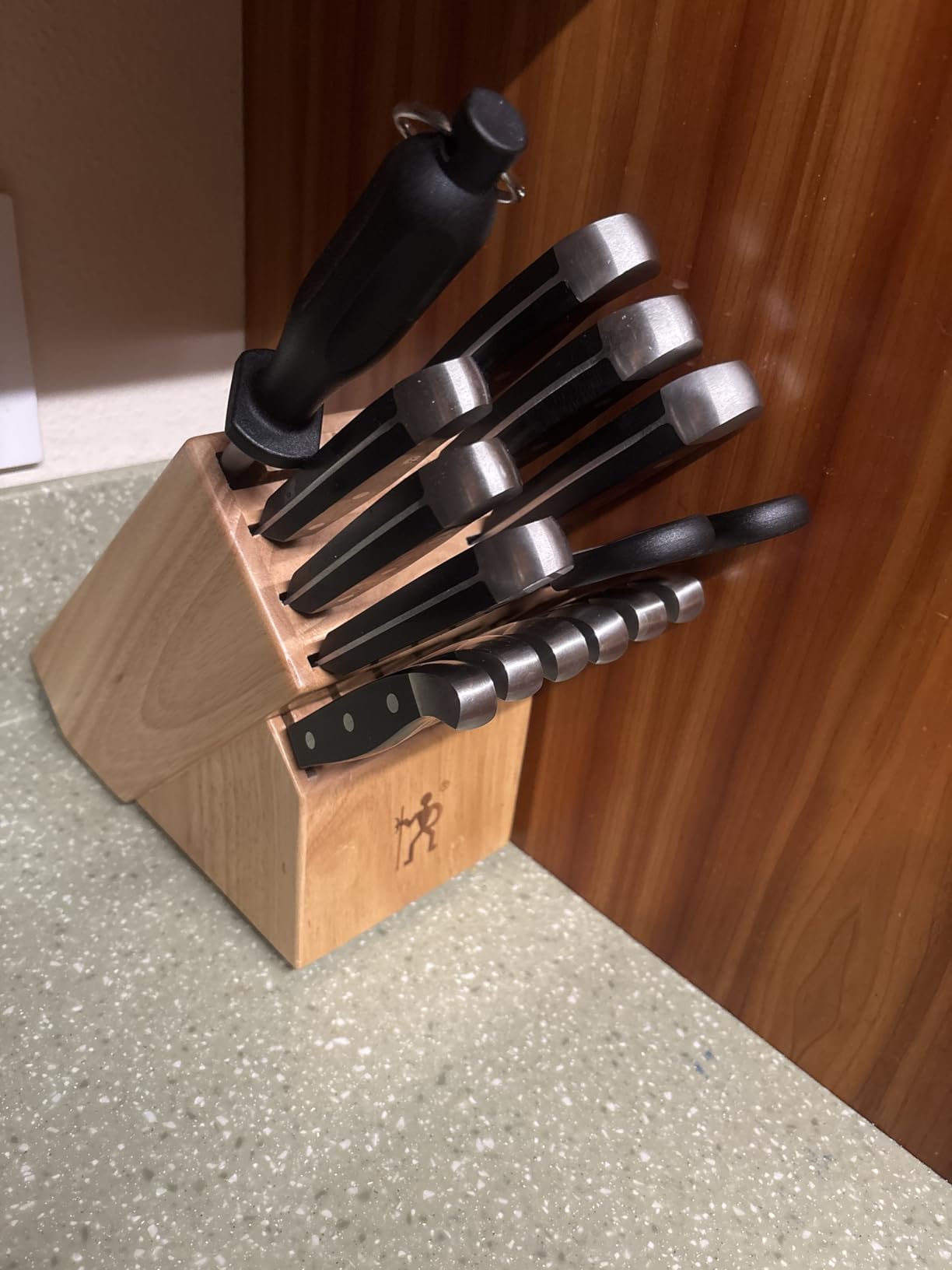 HENCKELS Statement Razor-Sharp 20-Piece Knife Set with Block, Chef Knife, Bread Knife, German Engineered Knife Informed by over 100 Years of Mastery, Natural customer photo 1
