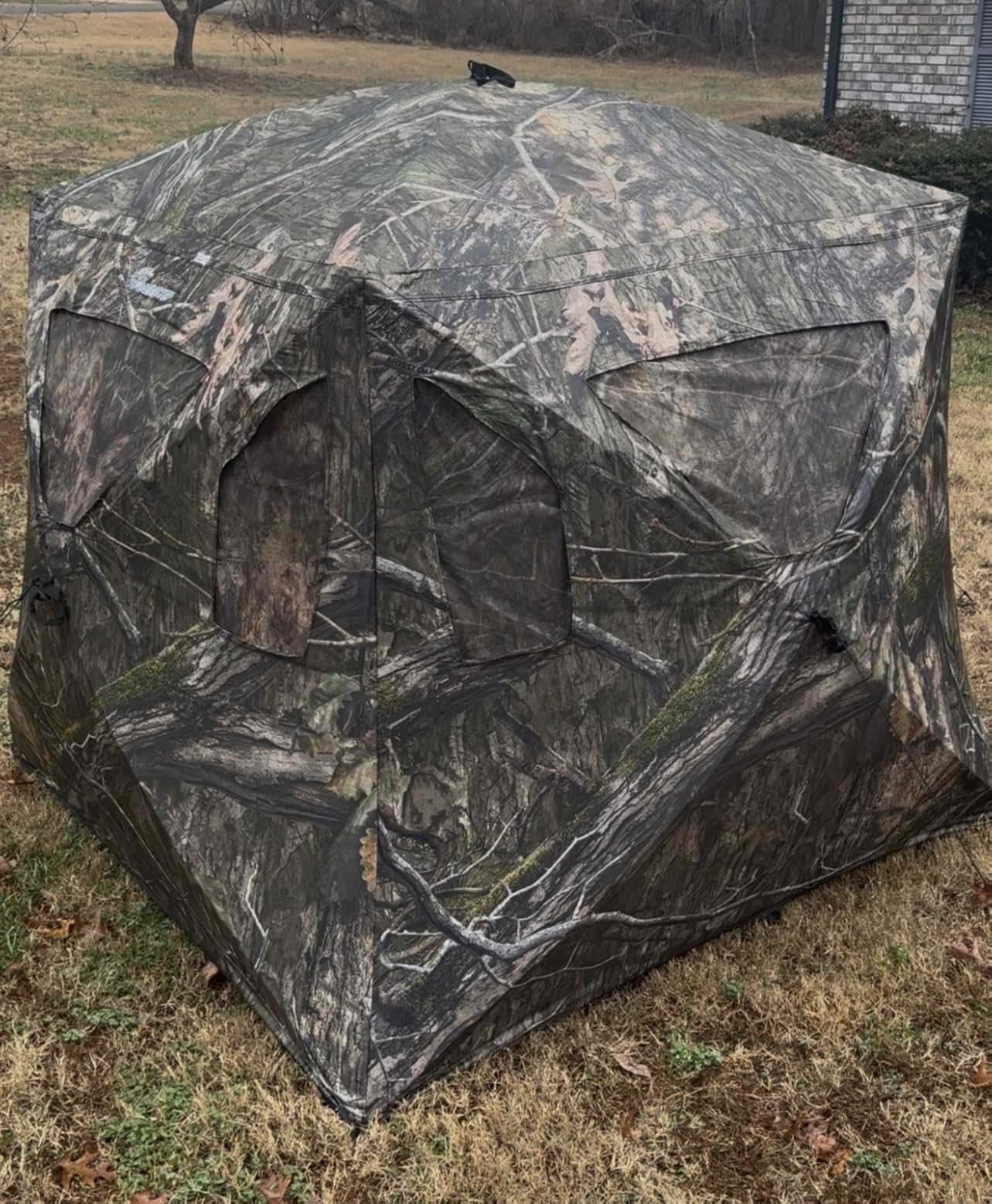 Ameristep Brickhouse Hunting Blind | 3-Person Ground Blind in Mossy Oak Break-Up Country, One Size | 3-Person Hub Ground Blind, Durashell Plus Shell, Shadowguard Interior, 10 Shoot-Through Windows, 59x59x67 in customer photo 1