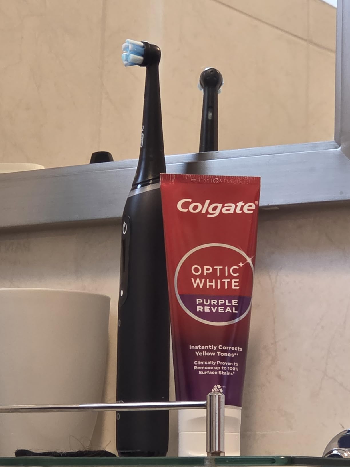 iO Series 8 Electric Toothbrush with 2 Replacement Brush Heads and Travel Case, Rechargeable Toothbrush, Whitealabaster customer photo 2