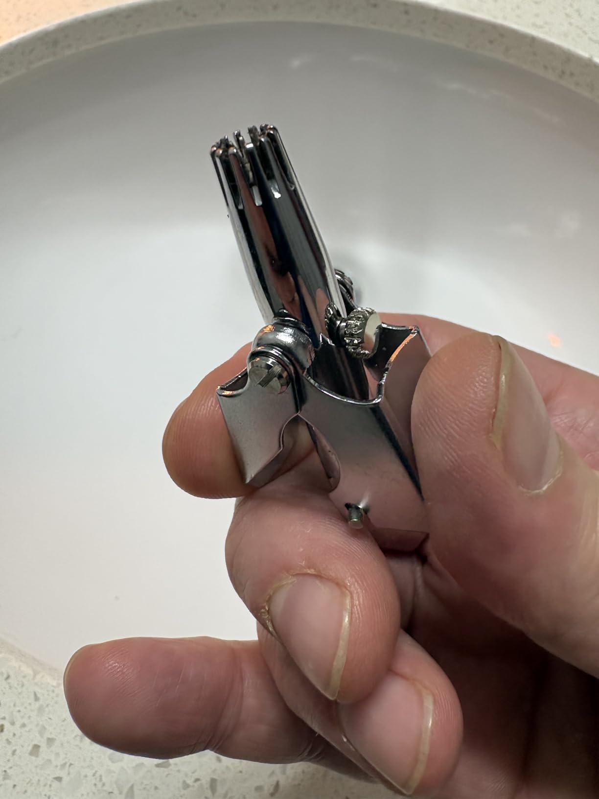ROYAL [Made in Korea] Nose Hair Trimmer for Men Birdie, Manual, Battery-Free, Water-Resistance, Painless with Twelve Dual-Edged Blades, Patented Mechanism ET-4 customer photo 1