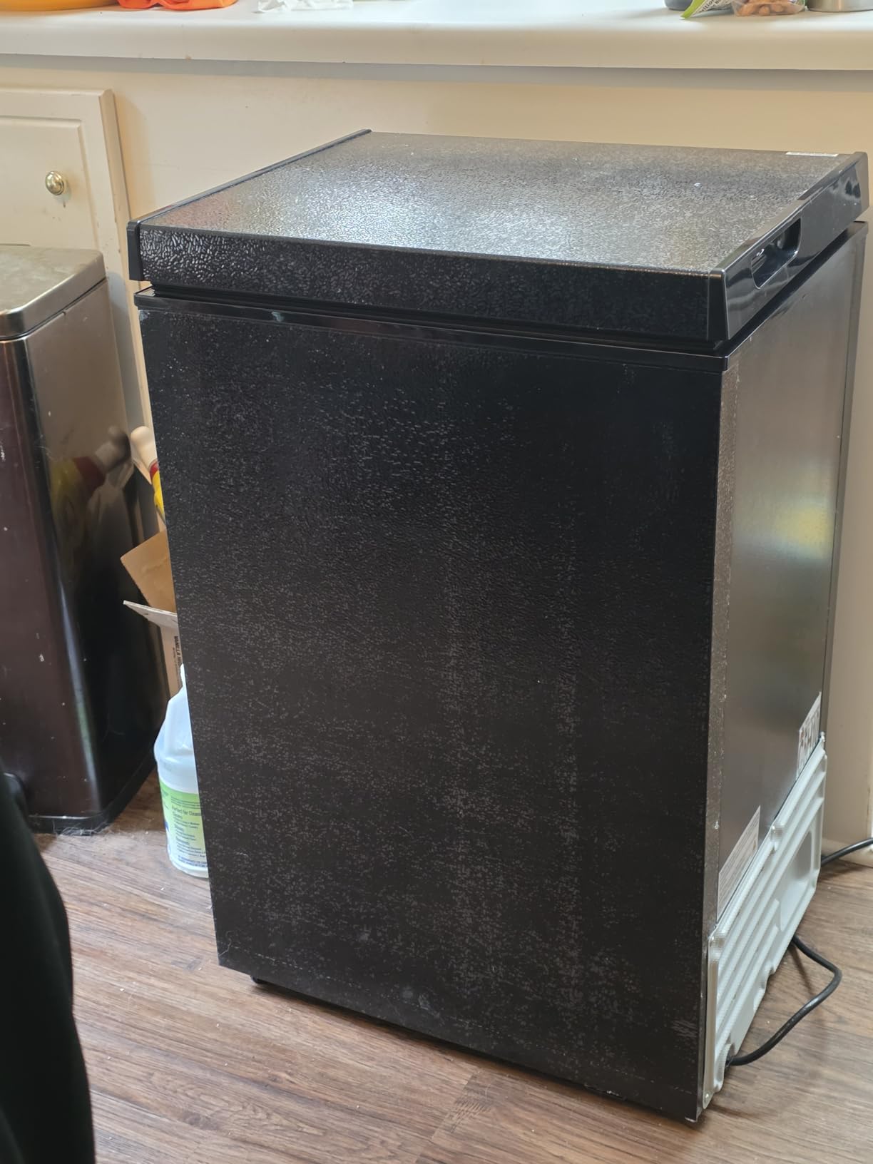 Kismile 7.0 Cubic Feet Chest Freezer with 3 Removable Baskets, Free Standing Top Open Door Compact Deep Freezer with Adjustable Temperature for Home/Kitchen/Office/Garage/Bar, Black customer photo 1