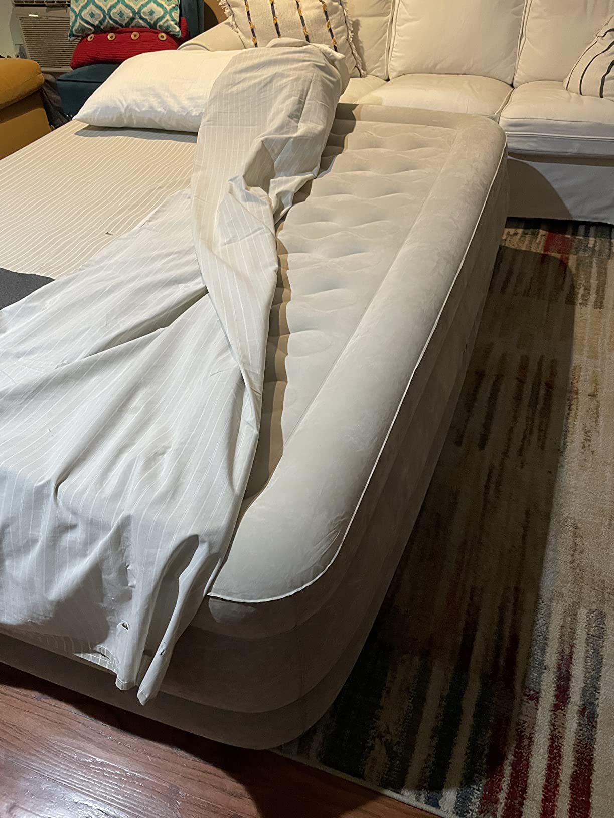 INTEX Dura-Beam Deluxe Ultra Plush Air Mattress - Fiber-Tech, Built-in Electric Pump, 18in Bed Height, 600lb Weight Capacity, Queen Size customer photo 2