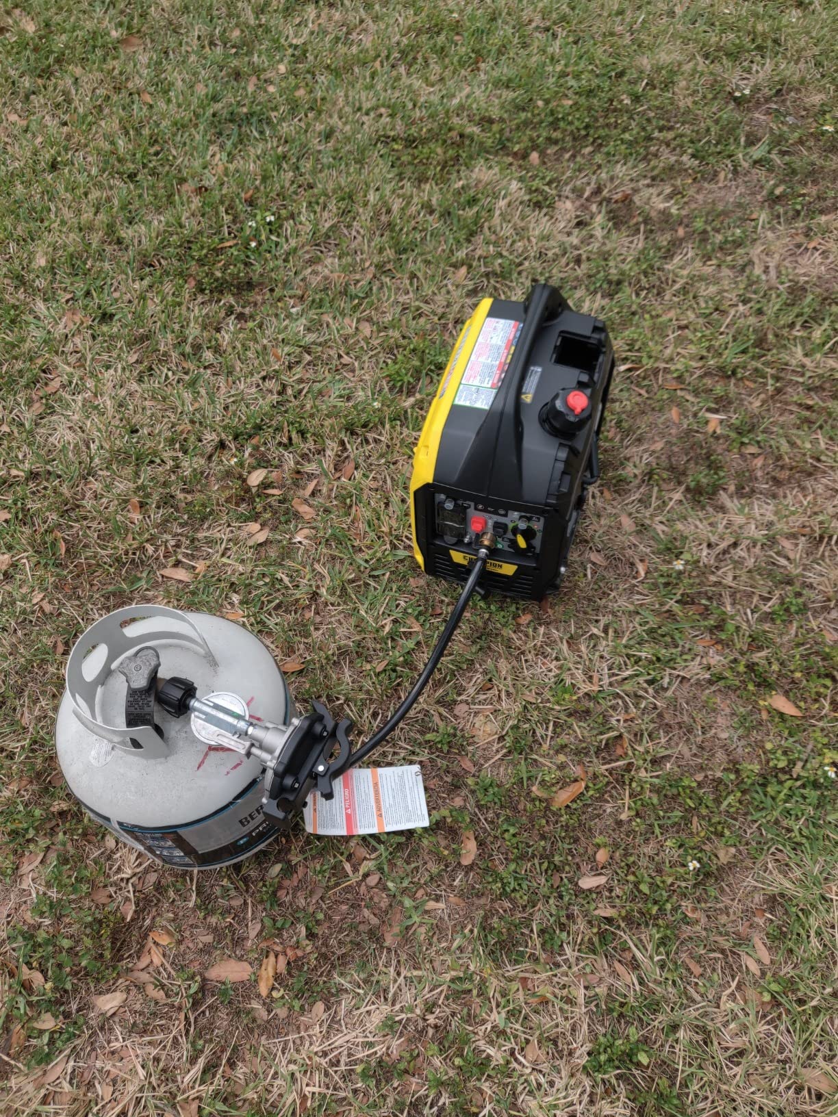Champion 2500-Watt Ultralight Portable Dual Fuel Inverter Generator customer photo 2