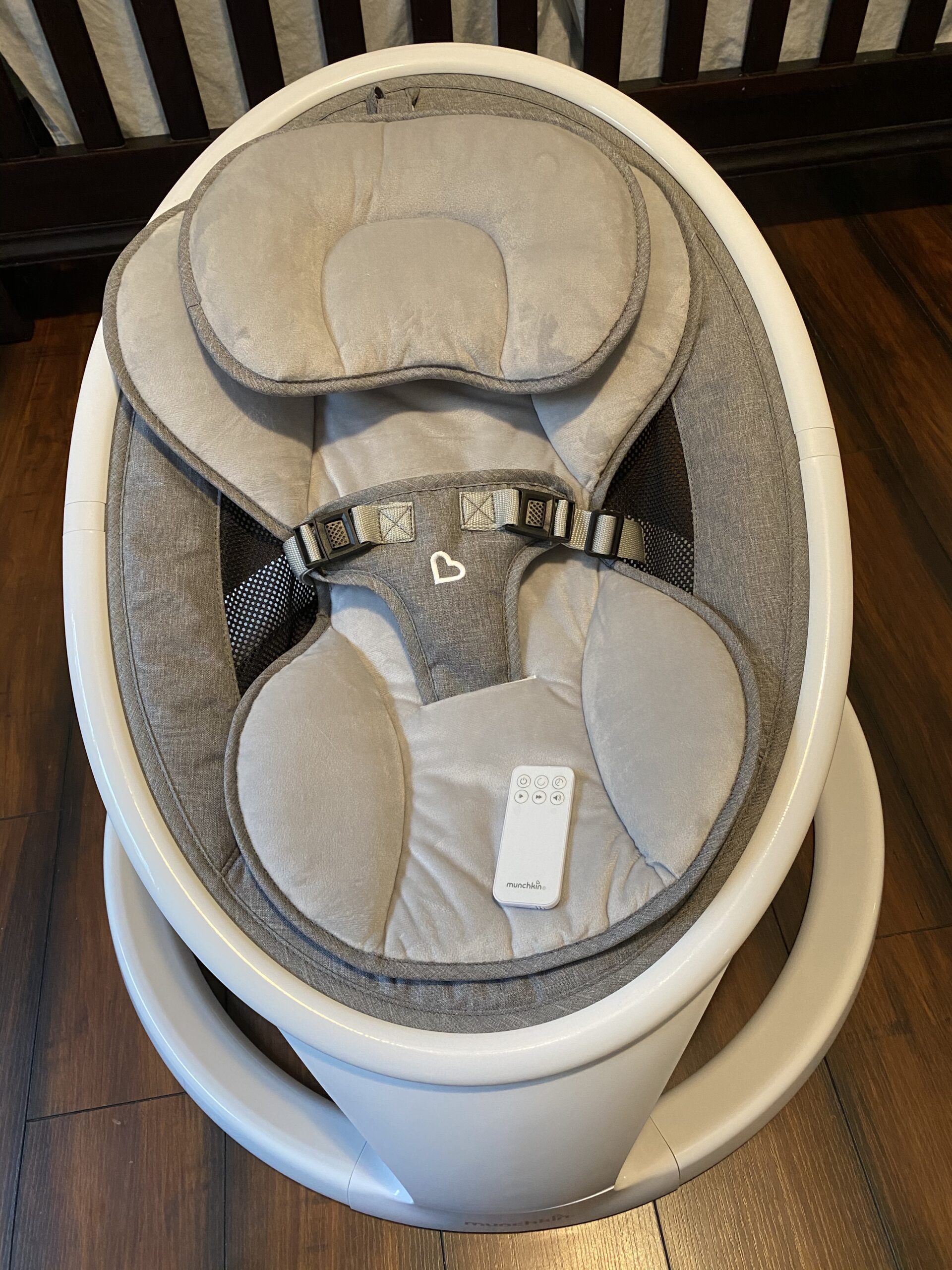 Munchkin Electric Baby Swing, Portable and Lightweight, Bluetooth Enabled Infant Rocker with Natural Sway in 5 Ranges of Motion, White/Grey customer photo 1