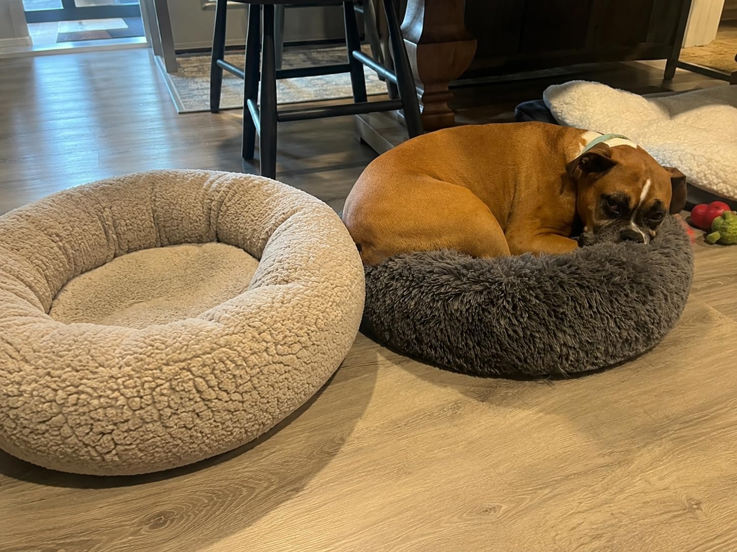 Bedsure Calming Dog Beds Large Sized Dog - Donut Washable Large Pet Bed, 36 inches Anti-Slip Round Fluffy Plush Faux Fur Dogs Bed, Fits up to 80 lbs Pets, Camel customer photo 2