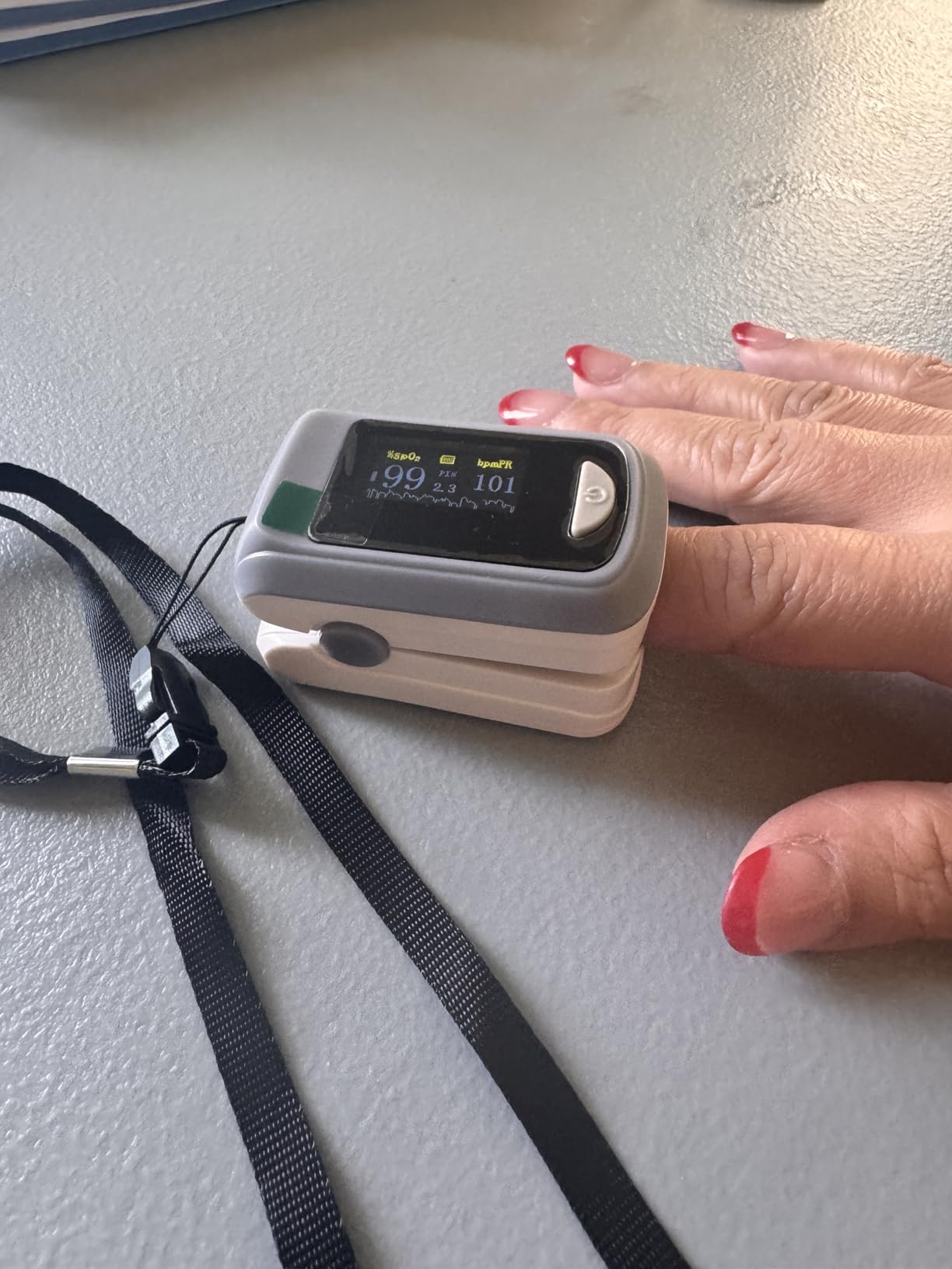 Fingertip Pulse Oximeter Blood Oxygen Saturation Monitor Pulse Ox, Heart Rate and Fast Spo2 Reading Oxygen Meter with OLED Screen Included Lanyard and 2 X AAA Batteries customer photo 1