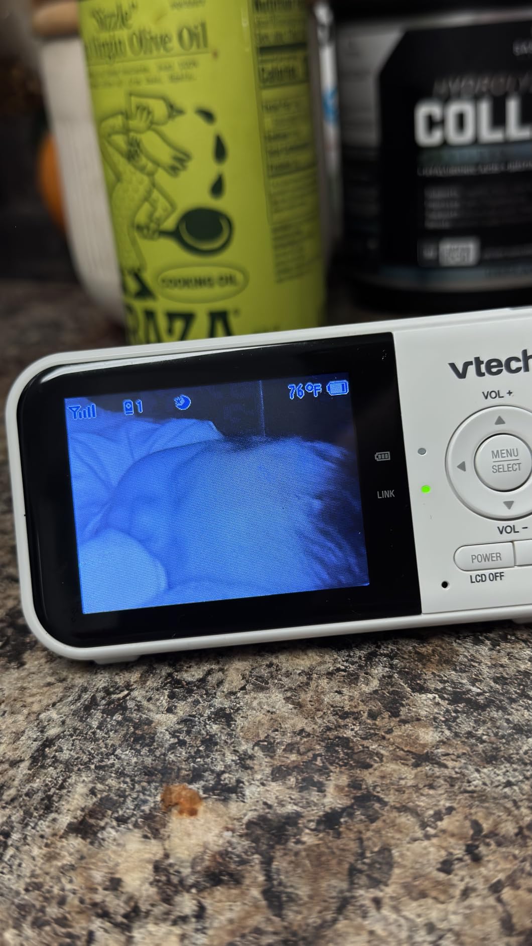 VTech Baby Monitor No WiFi - 19-Hour Video Battery for Newborns, 1000ft Range, Auto Night Vision, Two-Way Talk, Temperature Sensor, Sound-Activated Screen | VM819 customer photo 2