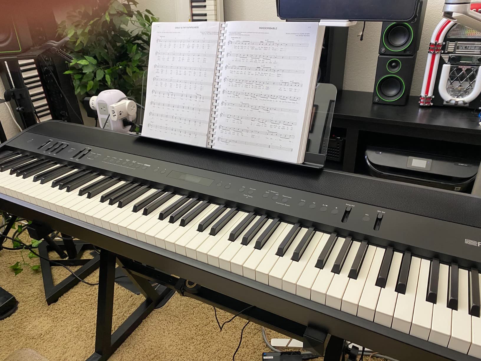 Roland FP-90X Flagship Portable 88-Note Digital Piano, Immersive 4 Speaker System, Distinctive Acoustic Tones & Deep Sound Shaping, Bluetooth & MIDI Connectivity customer photo 1