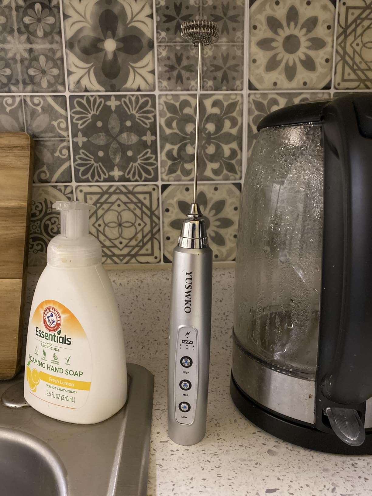 YUSWKO Black Handheld Milk Frother Wand for Coffee, Rechargeable Electric Whisk with 3 Heads 3 Speeds Drink Mixer Coffee Frother For Latte, Cappuccino, Hot Chocolate, Egg customer photo 1