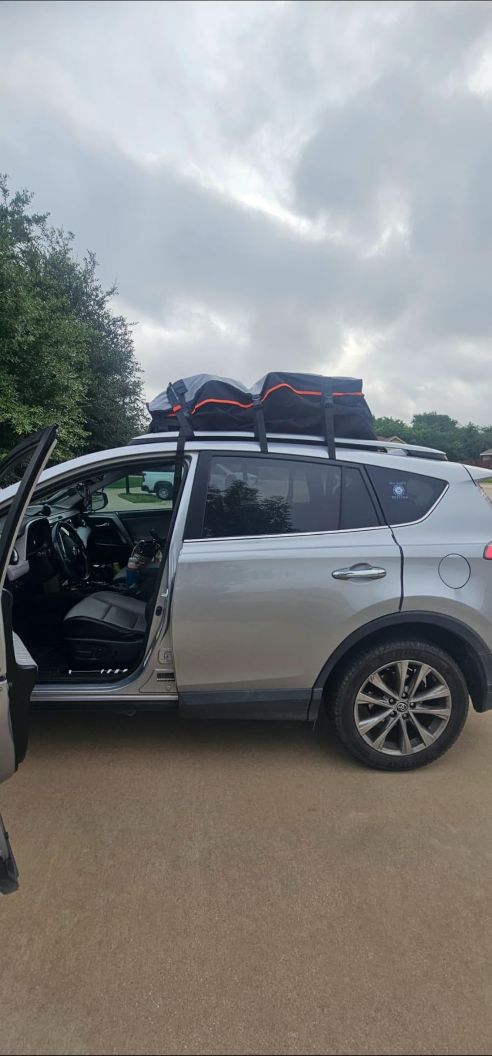 RoofPax 23 cft. Extra Waterproof Rooftop Cargo Carrier Bag, Double Weatherproof Zippers,10 Heavy-Duty Tie-Down Straps fit Cars with/Without a Rack or Side Rails, Safety Hooks Included customer photo 2