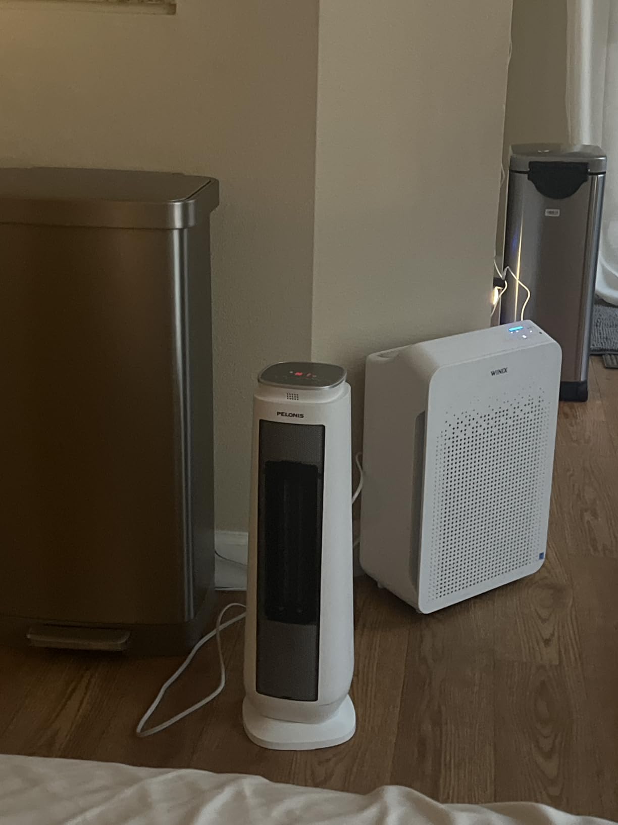 PELONIS PTH15A4BGB Ceramic Tower 1500W Indoor Space Heater with Oscillation, Remote Control, Programmable Thermostat & 8H Timer, ECO Mode, Tip-Over Switch & Overheating Protection, Gray customer photo 1