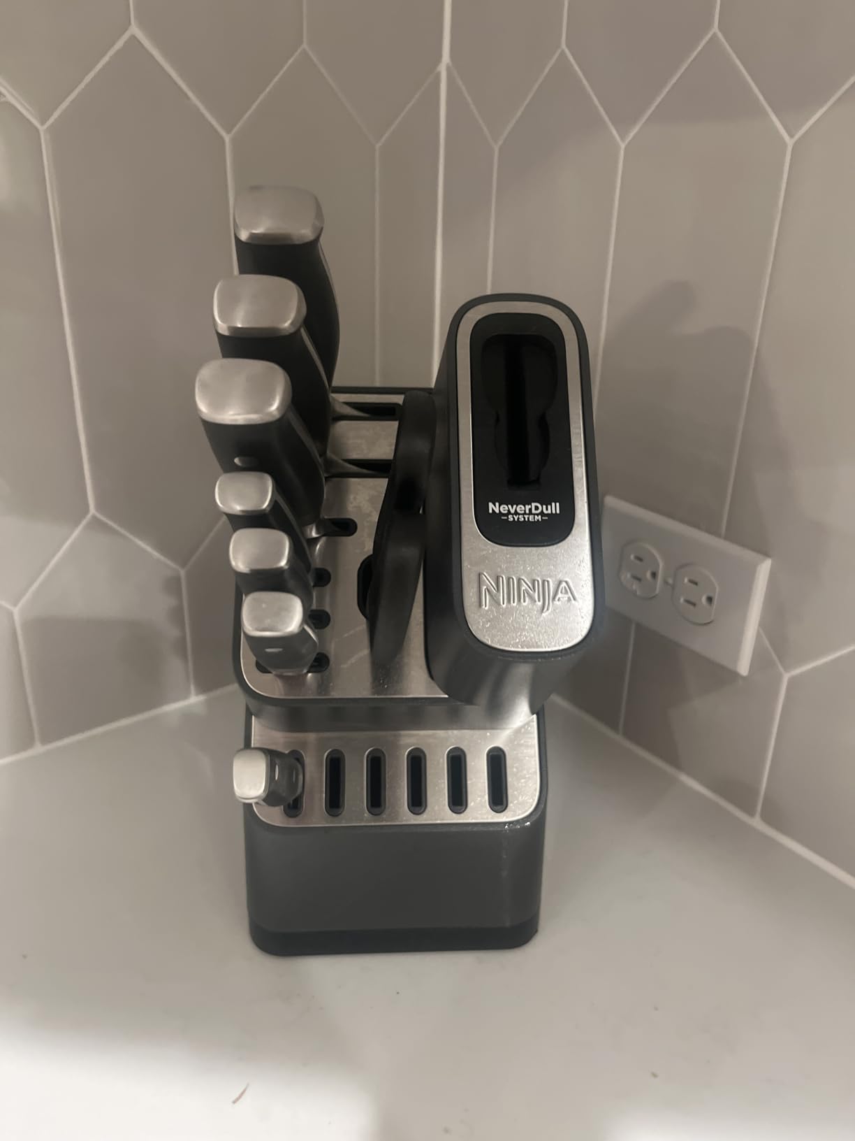 Ninja Knife Set, Knife Sharpener, Knife Block Set, Stainless Steel Knives, 14 Piece Set, Steak Knives, Chef Knives and More, Foodi NeverDull, Black, K32014 customer photo 2