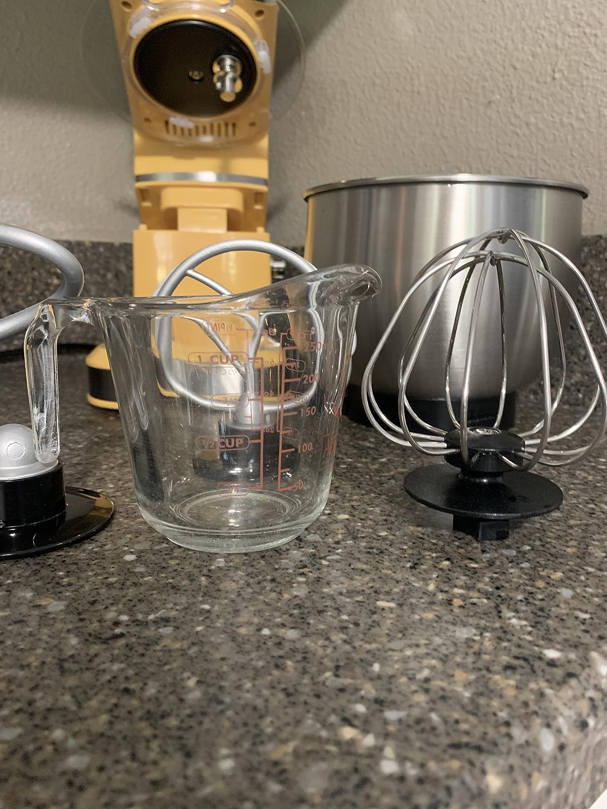 Kitchen in the box Stand Mixer,3.2Qt Small Electric Food Mixer,6 Speeds Portable Lightweight Kitchen Mixer for Daily Use with Egg Whisk,Dough Hook,Flat Beater customer photo 2