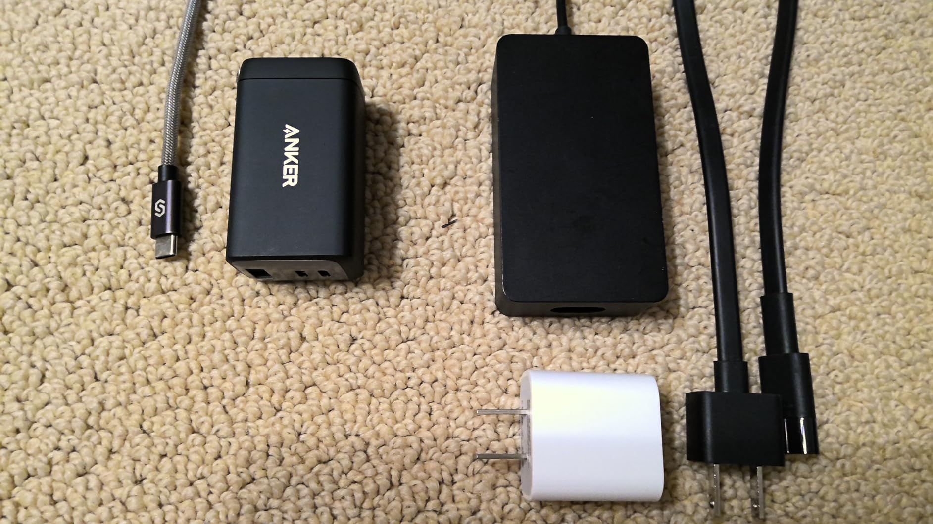 Anker 65W 3-Port Fast Compact Foldable USB C Charger Block, Type C Charger Fast Charging for MacBook Pro/Air, iPad Pro, Galaxy S20, Dell XPS 13, Note 20/10+, iPhone 17 Series, and More customer photo 2