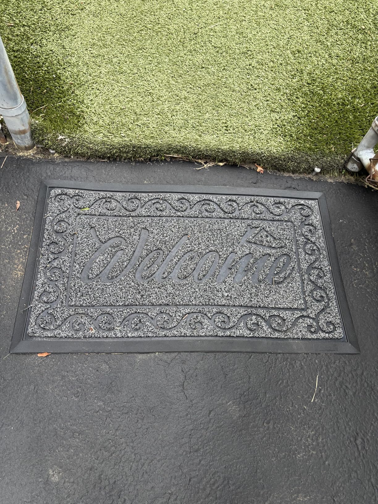 Yimobra Welcome Mat, Heavy Duty Sturdy Door Mats for Home Entrance Outdoor Indoor, Front Doormat for Outside Patio Floor Entry Porch Garage Office, Waterproof, Low Profile, 29.5x17, Black Grey customer photo 2