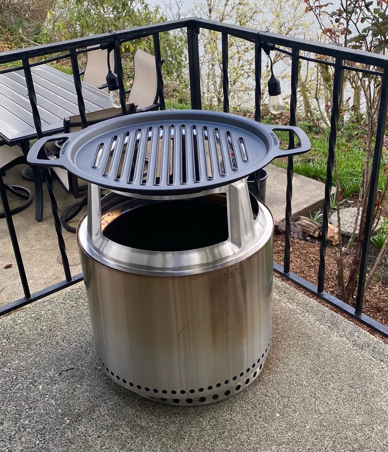 Solo Stove Bonfire Grill Top and Hub, Cast Iron Cooktop with Stainless Steel Hub for 8