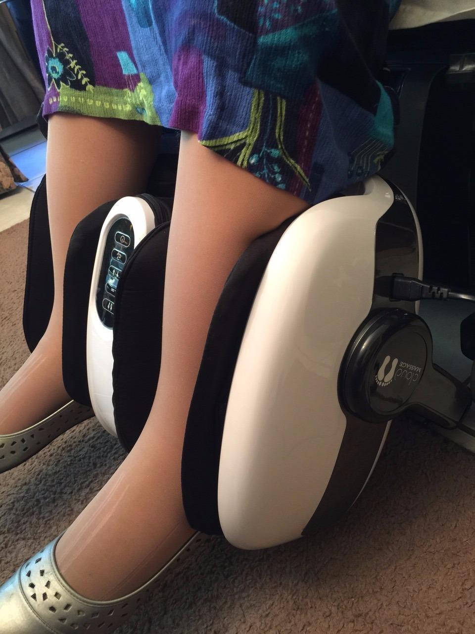 Cloud Massage Shiatsu Foot Massager with Heat - Deep Kneading & Compression, Adjustable Intensity, Multi-Mode Leg and Foot Massager with Remote Control, Anti-Slip Base - Standard Size, White customer photo 2