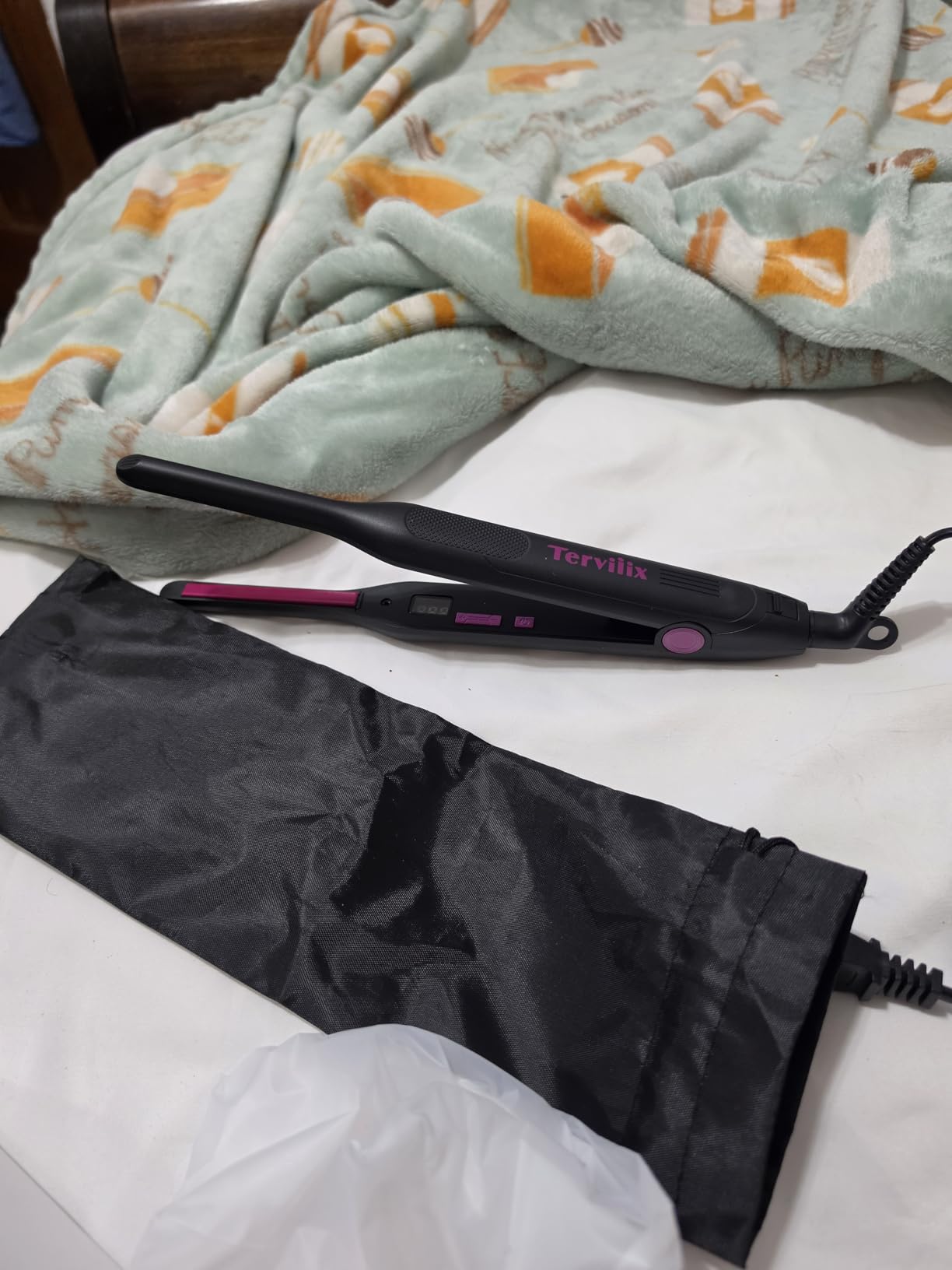 Terviiix Pencil Flat Iron for Edges & Short Hair, 3/10 Inch Small Hair Straightener for Men, Ceramic Mini Flat Iron for Pixie & Beard, 15s Fast Heat up, Dual Voltage, Auto Shut Off customer photo 1