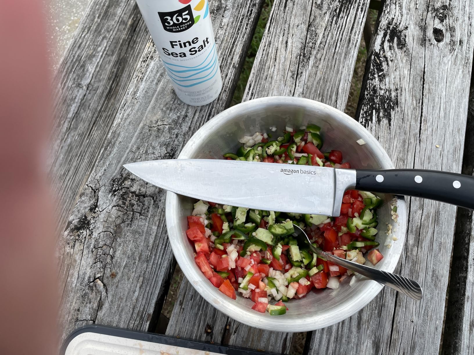 Amazon Basics Classic 8-inch Full Tang High Carbon Stainless Steel Chef's Knife, Multipurpose Kitchen Knife with Three Rivets, Silver customer photo 2