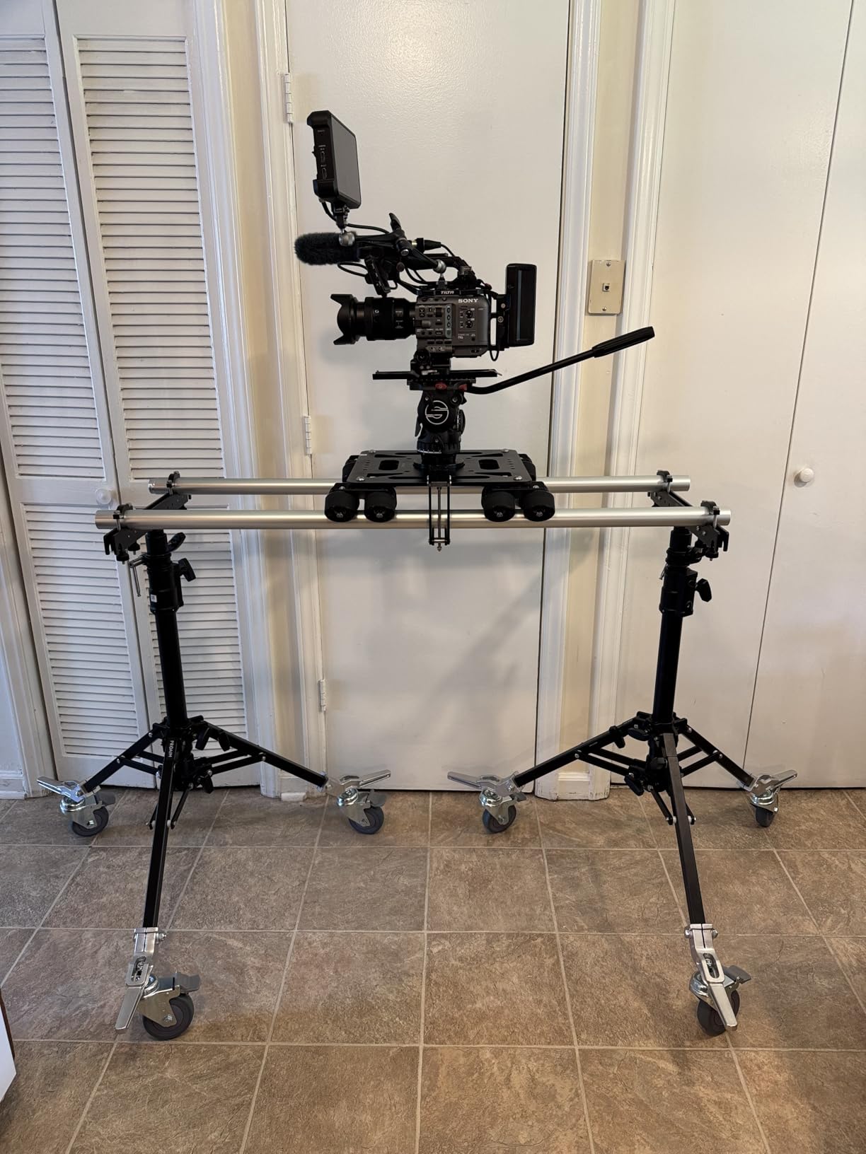 PROAIM Breeza Aluminum Camera Dolly Slider with Track Ends, 100kg/220lb Payload, CNC Aluminum Slider with 16-Wheel Floating Trucks customer photo 2