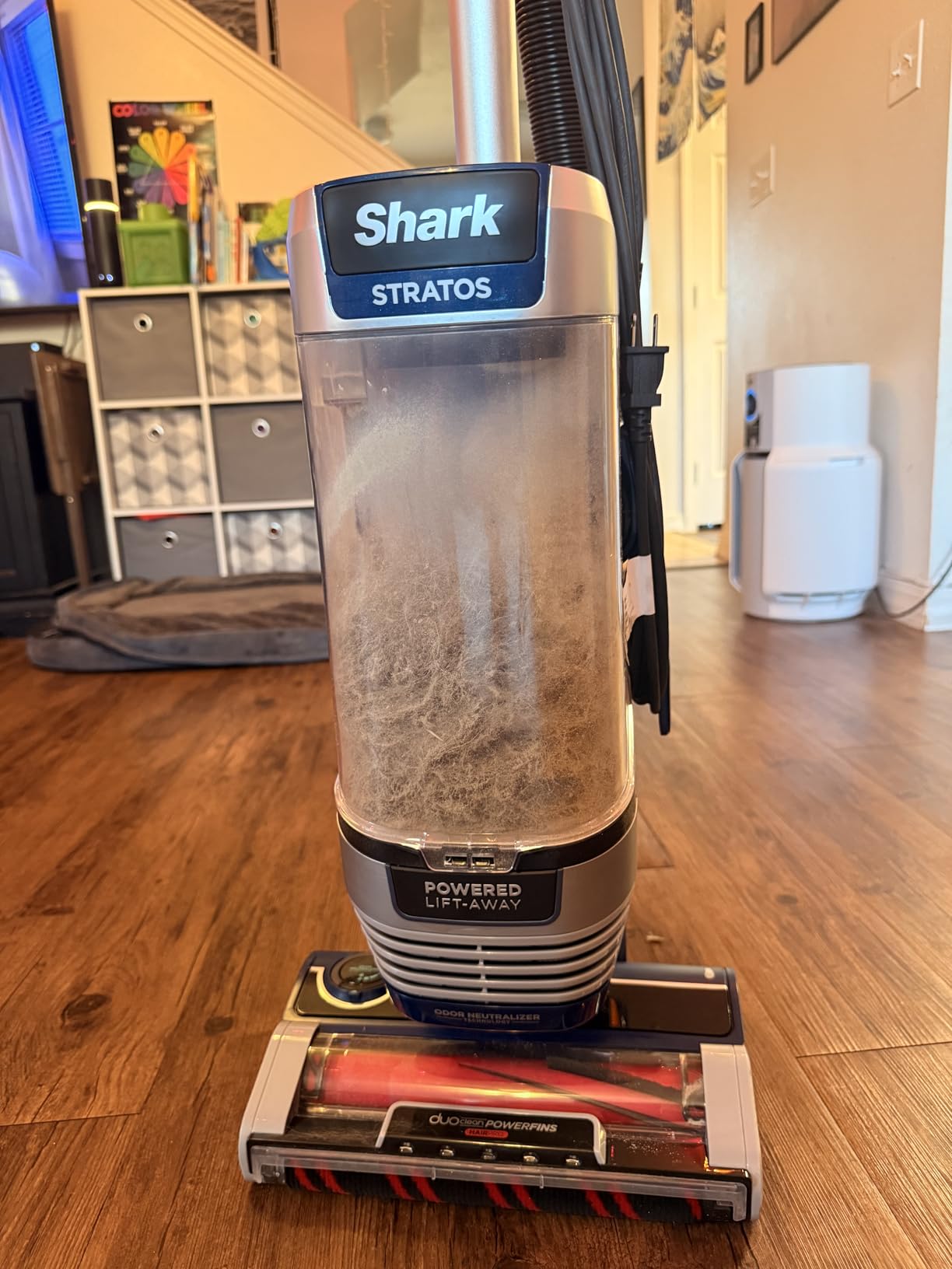 Shark Upright Vacuum, Stratos with DuoClean PowerFins, HairPro, Powered Lift-Away, Self-Cleaning Brushroll, & Odor Neutralizer Technology, Navy, AZ3002 customer photo 2