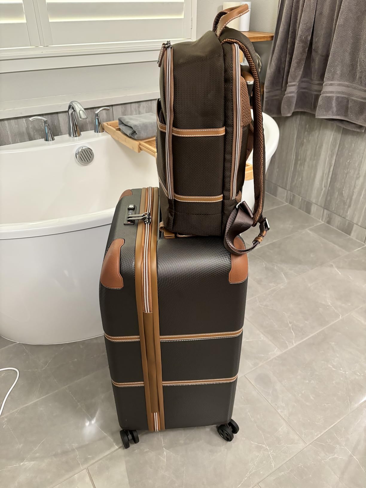 Delsey Chatelet Air 2.0 Hardside Luggage with Spinner Wheels, Chocolate Brown, 3 Piece Set, (19/24/28) customer photo 2