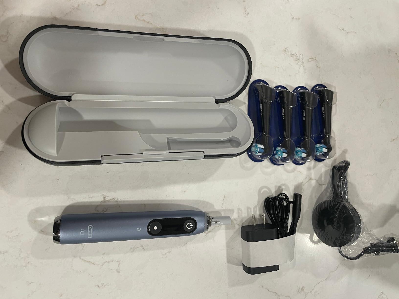 iO Series 9 Electric Toothbrush with 4 Brush Heads, Aqua Alabaster customer photo 2
