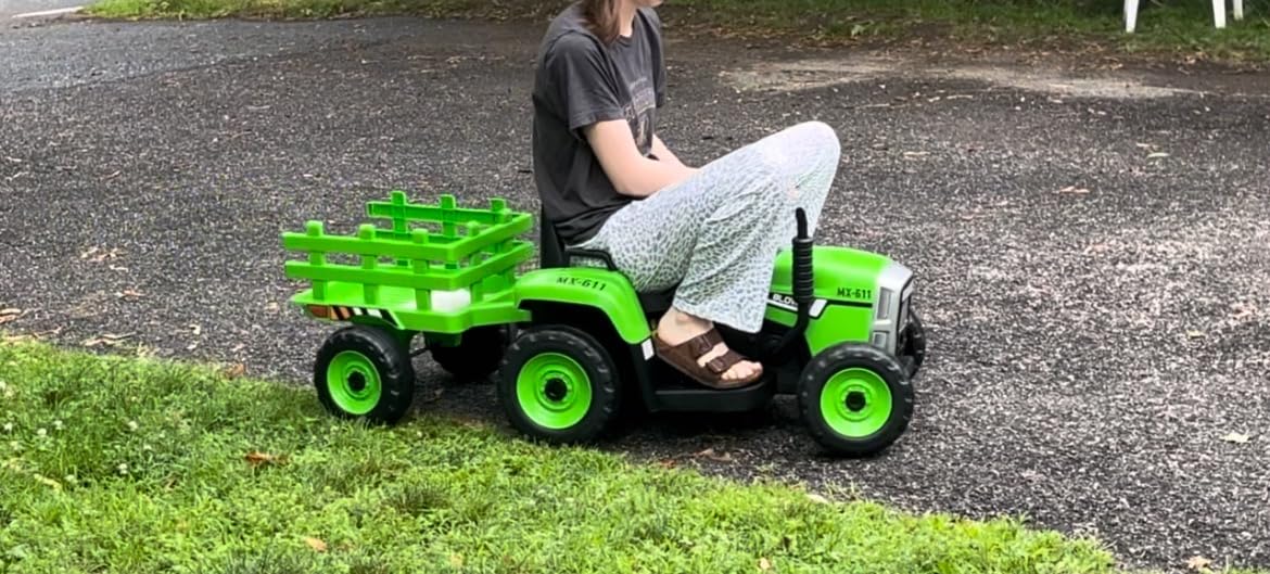 HONEY JOY Ride On Tractor with Trailer, 12V Electric Vehicle for Kids, 3-Gear-Shift Ground Loader, LED Lights, Horn, Music, Battery Powered Ride On Car with Remote Control, Gift for Boys Girls (Black) customer photo 1