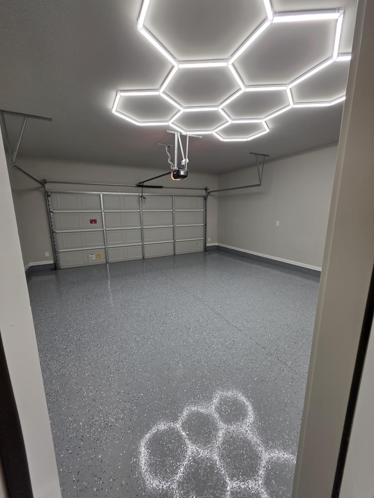 MODERN Hexagon Garage Light: Higher Brightness 720W 86400 Lumens Hexagon Led Garage Light with Rectangle Frame 6500K for Garage, Basement, Warehouse, Auto Beauty Shop, Car Detailing Shop etc. customer photo 2